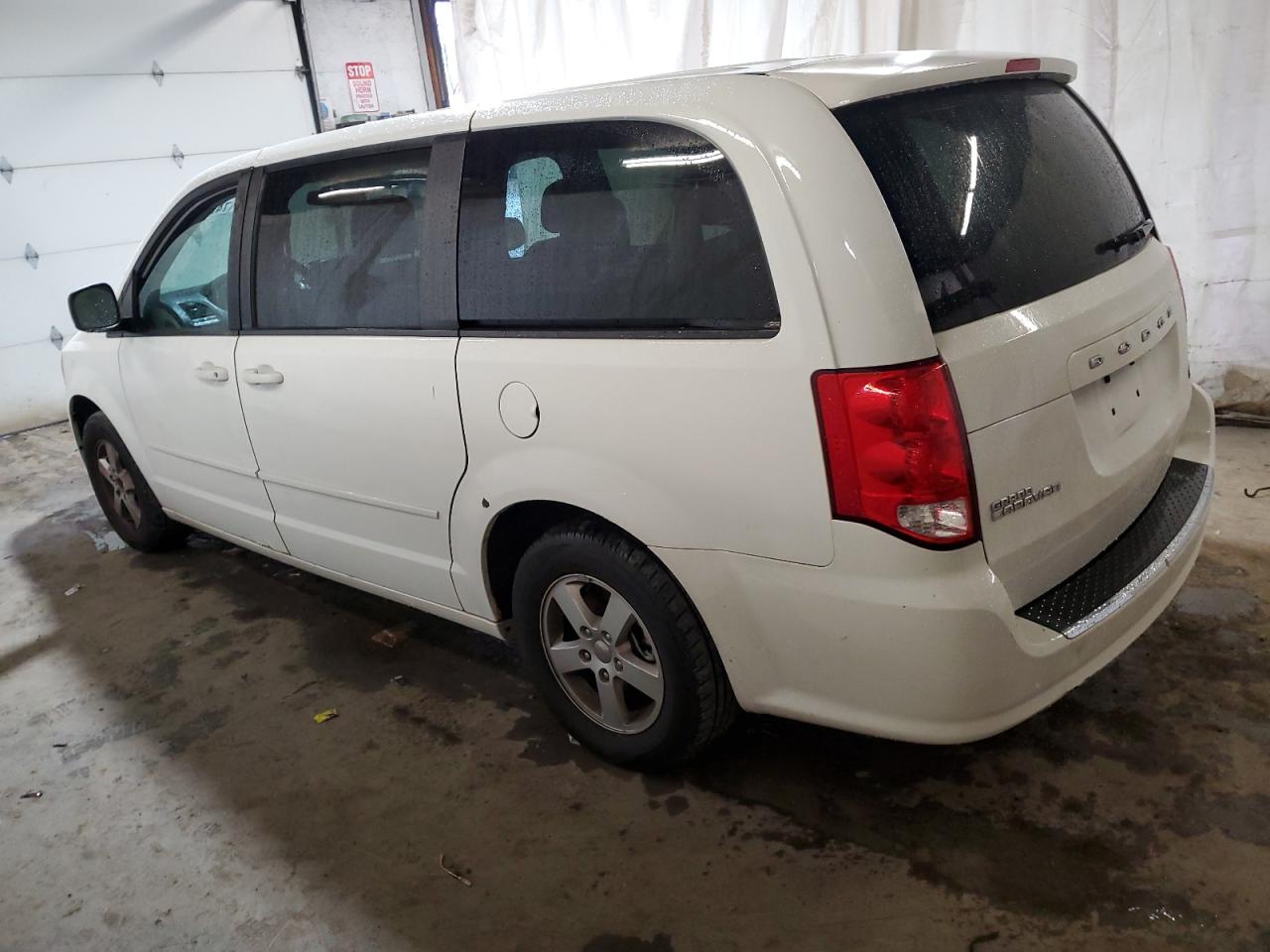 Photo 1 VIN: 2D4RN3DG3BR636540 - DODGE CARAVAN 