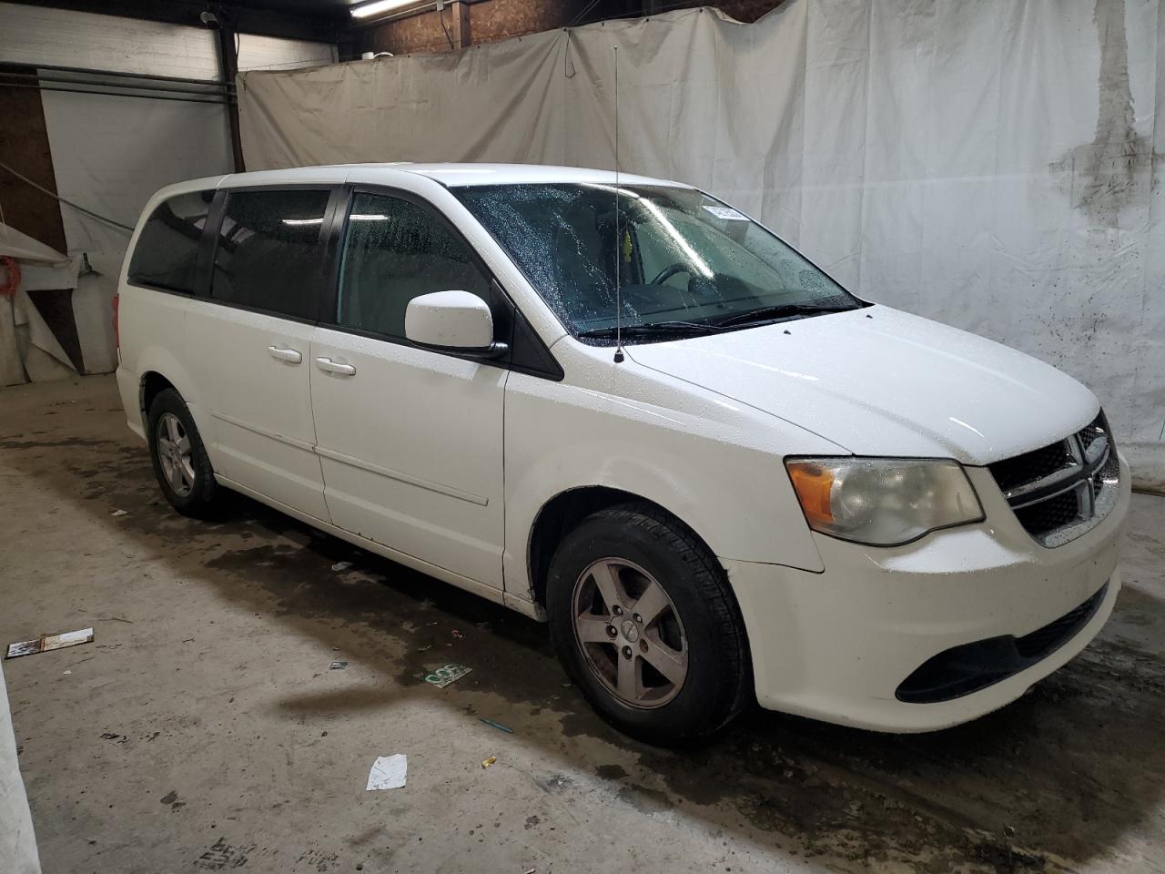 Photo 3 VIN: 2D4RN3DG3BR636540 - DODGE CARAVAN 