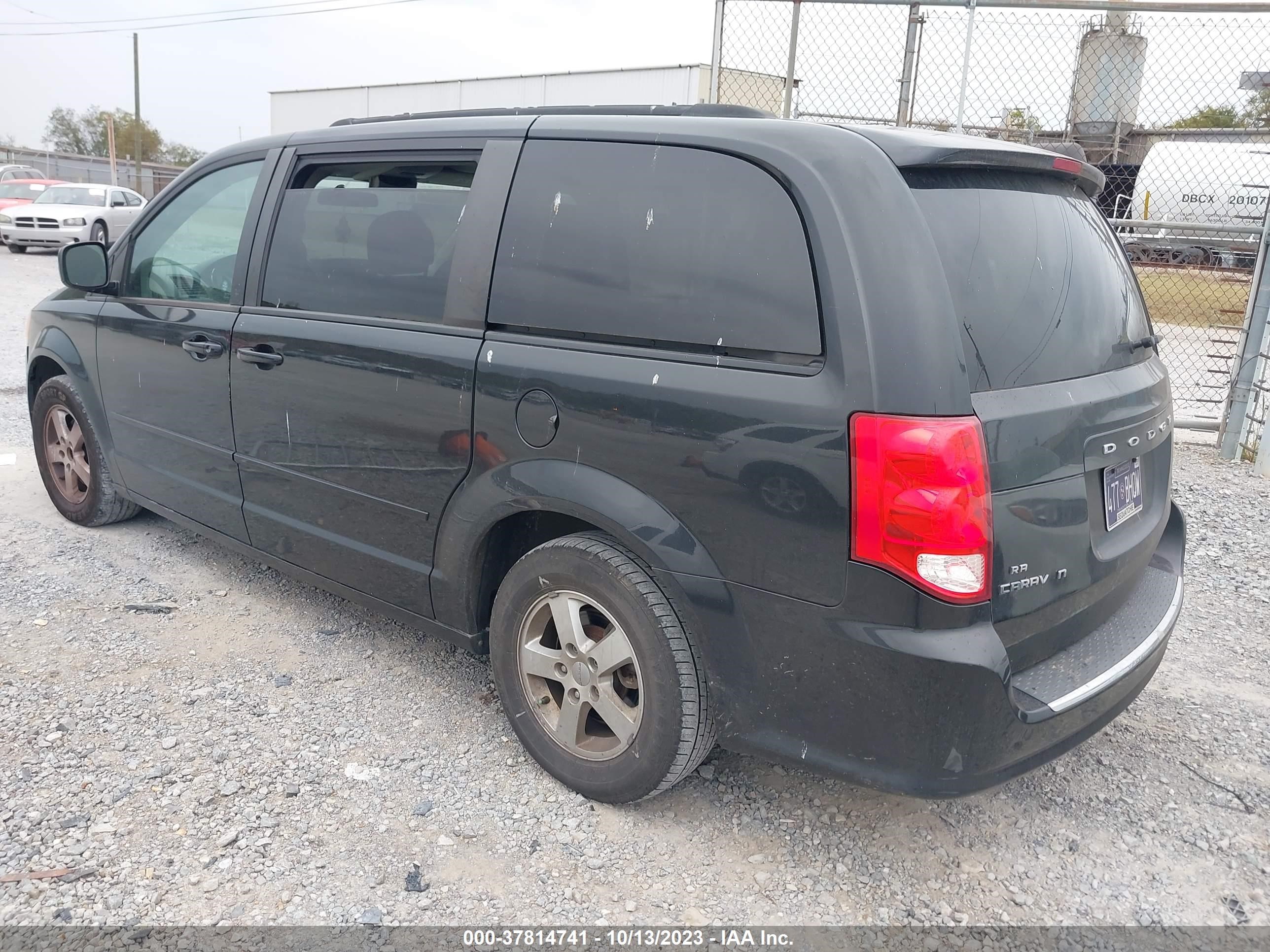 Photo 2 VIN: 2D4RN3DG3BR638899 - DODGE CARAVAN 