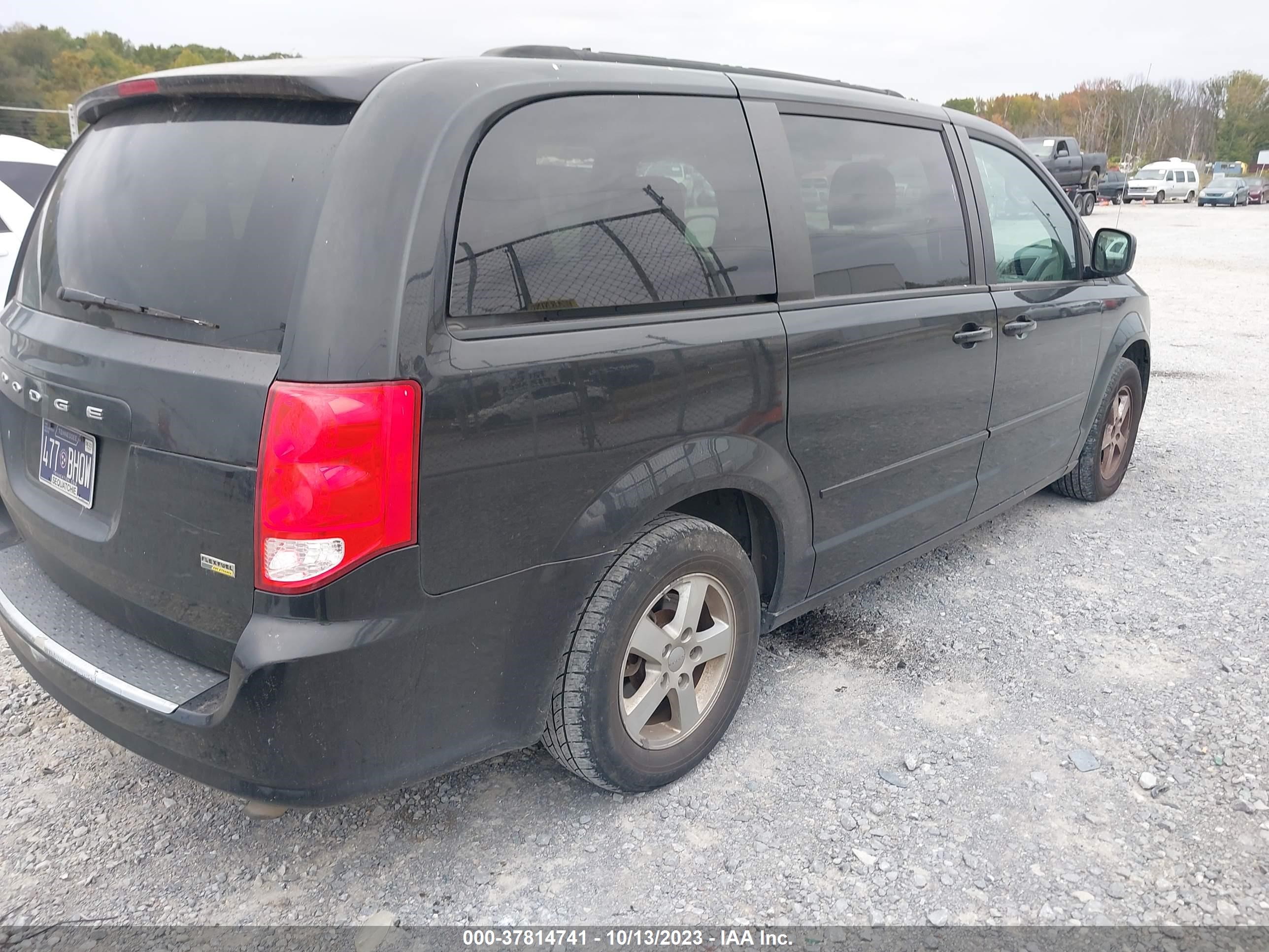 Photo 3 VIN: 2D4RN3DG3BR638899 - DODGE CARAVAN 