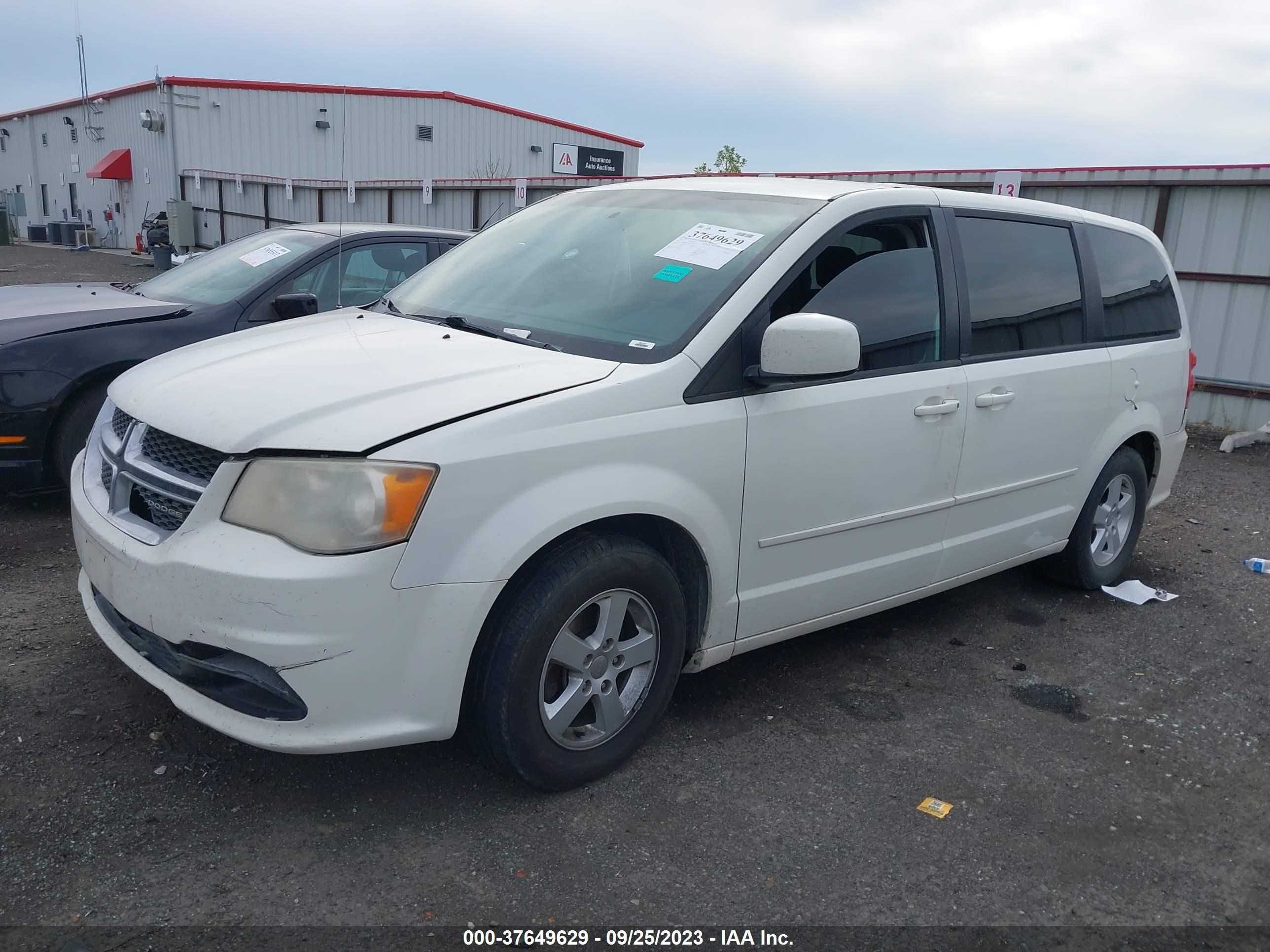 Photo 1 VIN: 2D4RN3DG3BR651488 - DODGE CARAVAN 