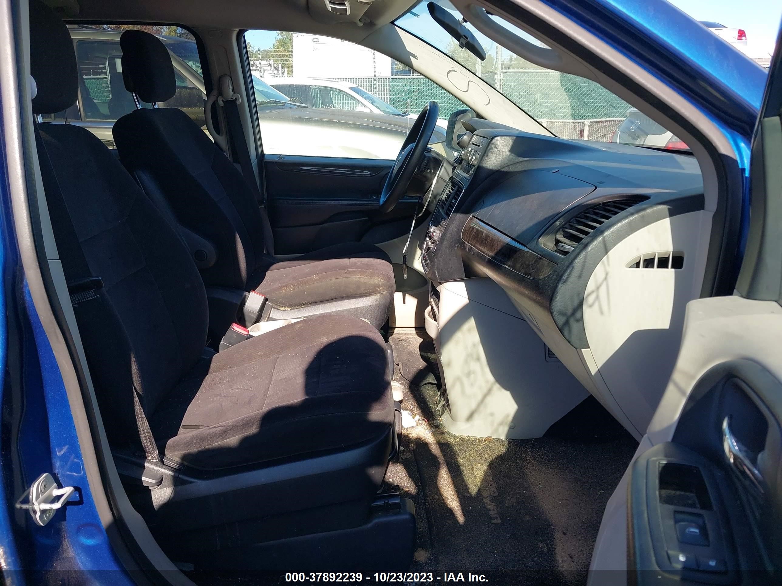 Photo 4 VIN: 2D4RN3DG3BR722866 - DODGE GRAND CARAVAN 