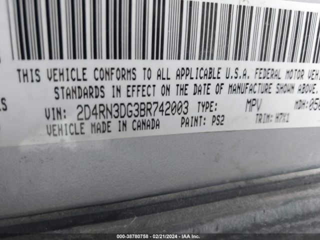 Photo 8 VIN: 2D4RN3DG3BR742003 - DODGE GRAND CARAVAN 