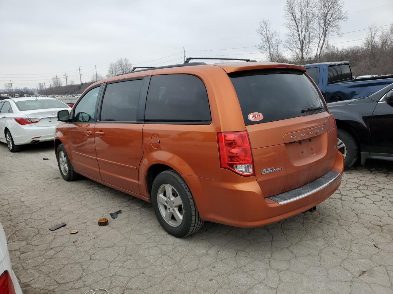 Photo 1 VIN: 2D4RN3DG7BR728928 - DODGE CARAVAN 