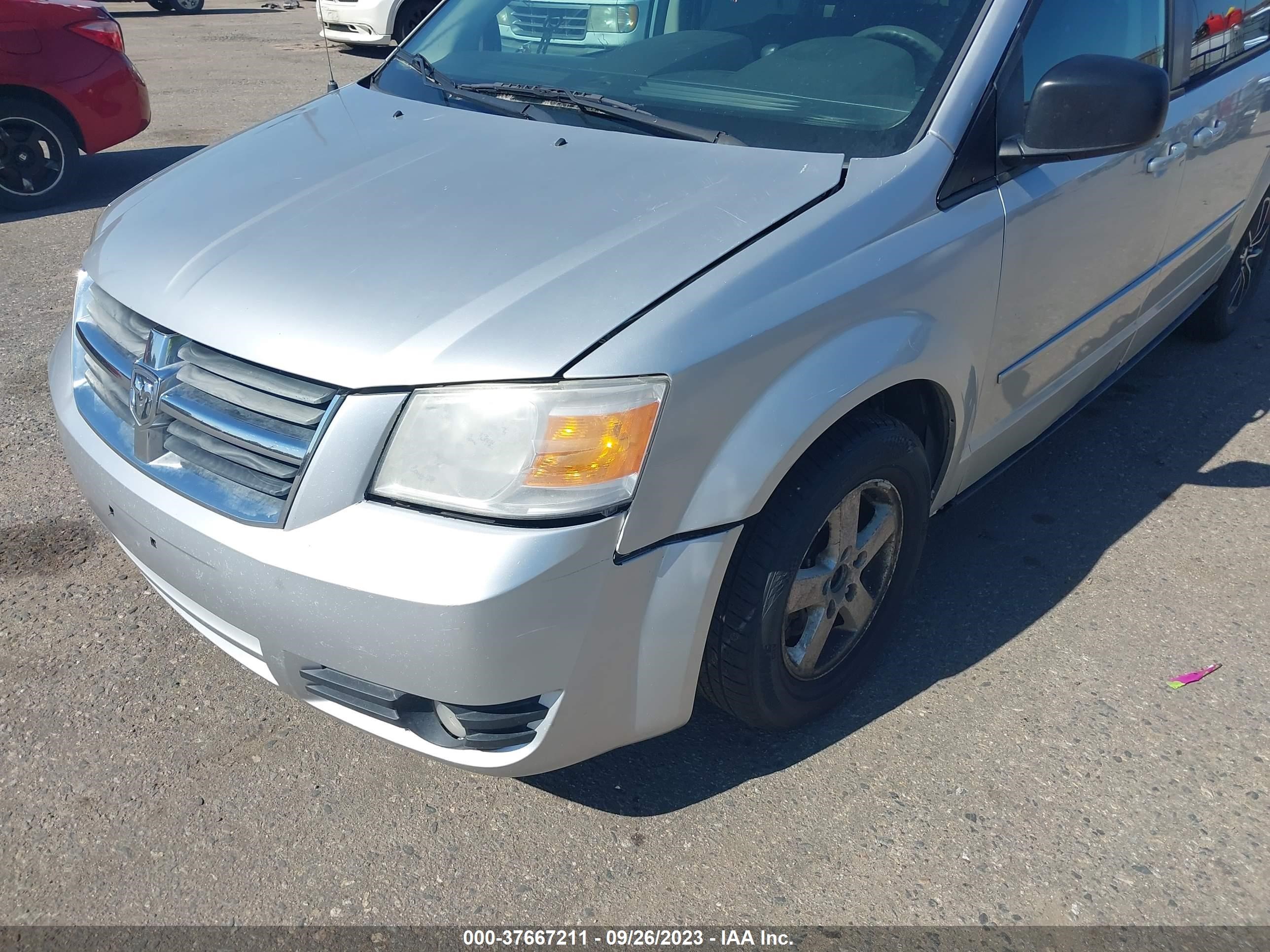 Photo 5 VIN: 2D4RN4DE0AR221050 - DODGE CARAVAN 