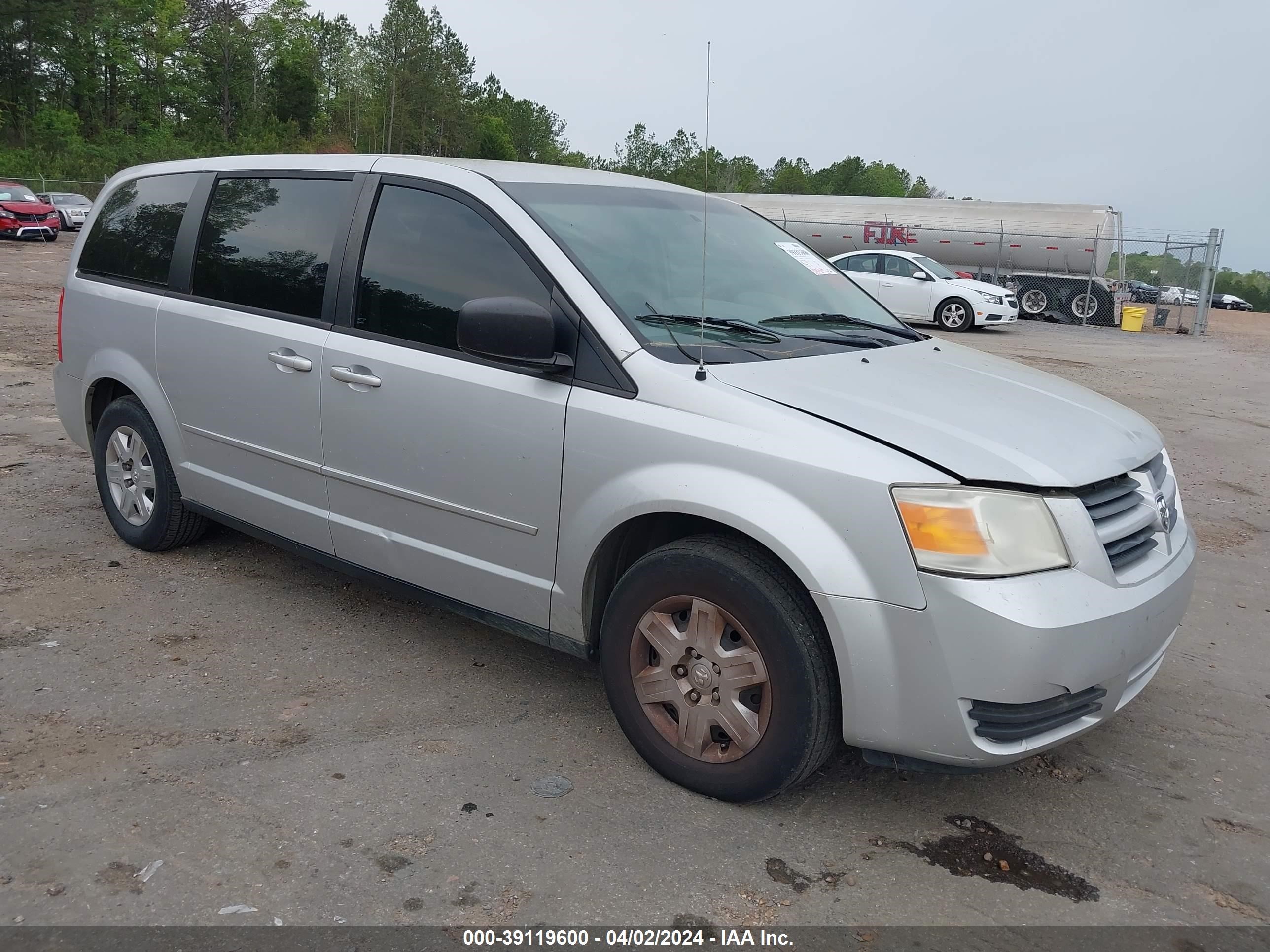 Photo 2 VIN: 2D4RN4DE0AR260995 - DODGE CARAVAN 