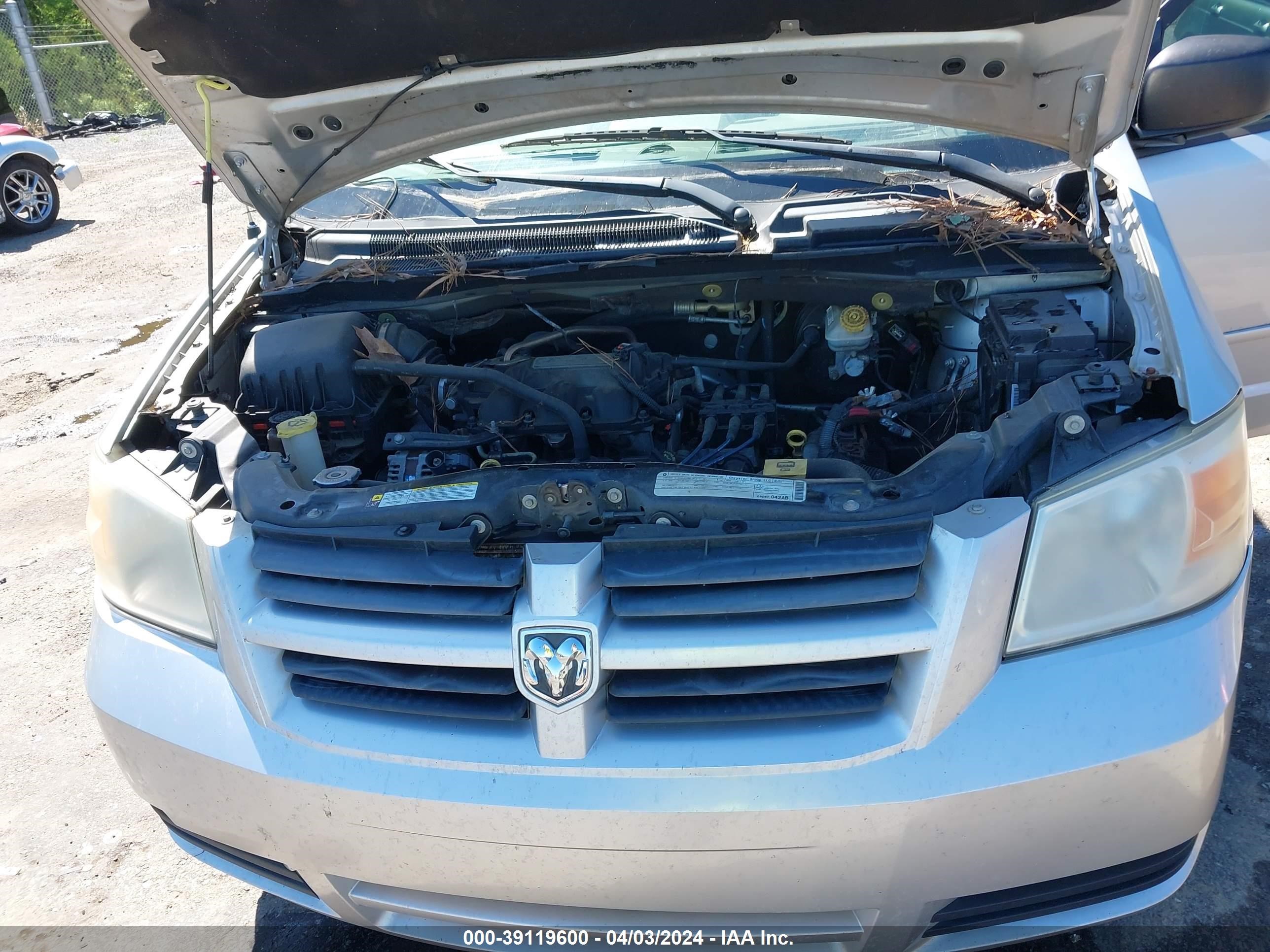 Photo 9 VIN: 2D4RN4DE0AR260995 - DODGE CARAVAN 