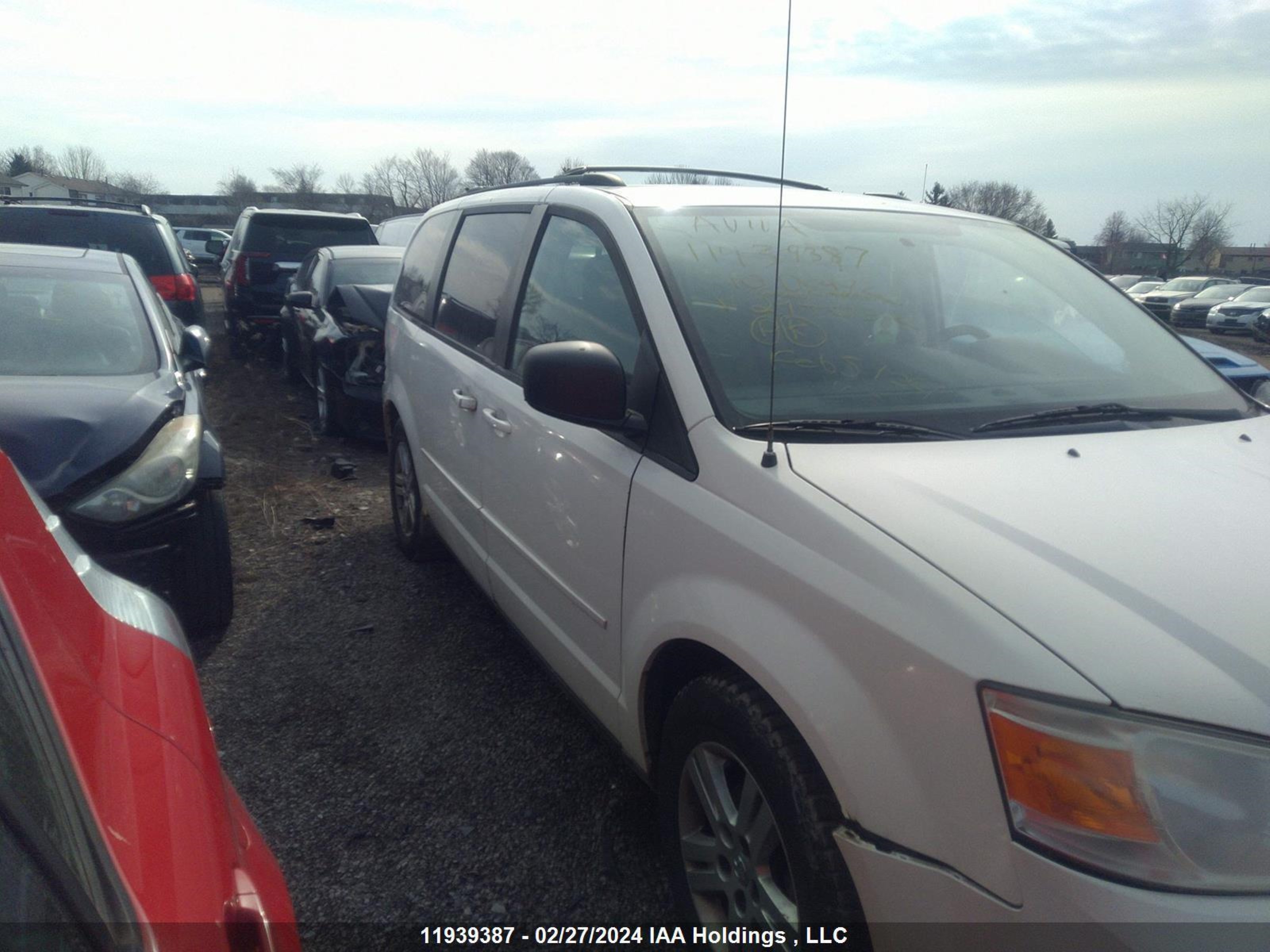 Photo 12 VIN: 2D4RN4DE0AR294032 - DODGE CARAVAN 