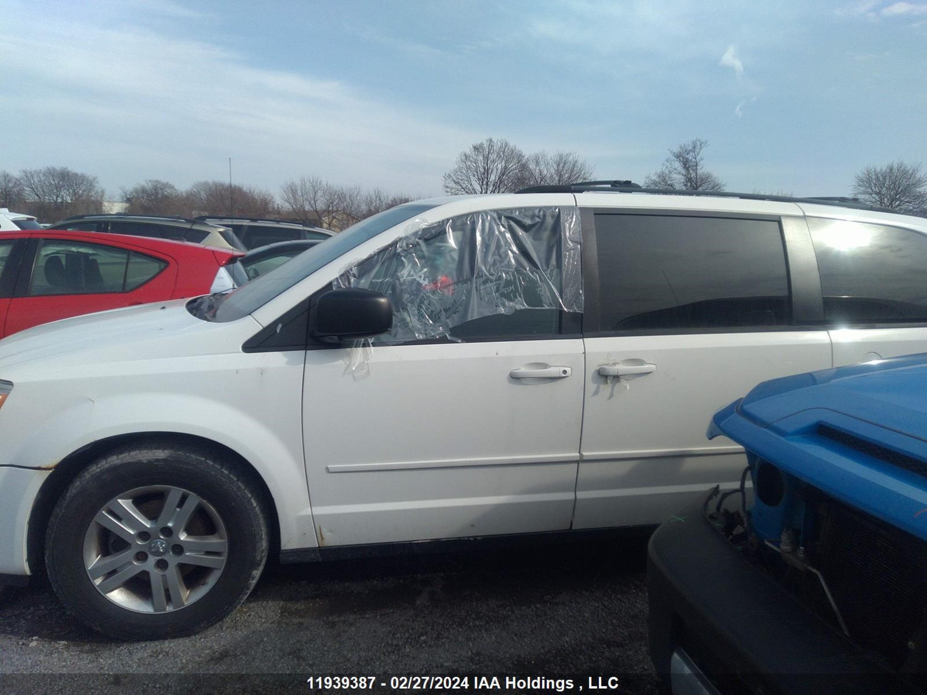 Photo 13 VIN: 2D4RN4DE0AR294032 - DODGE CARAVAN 