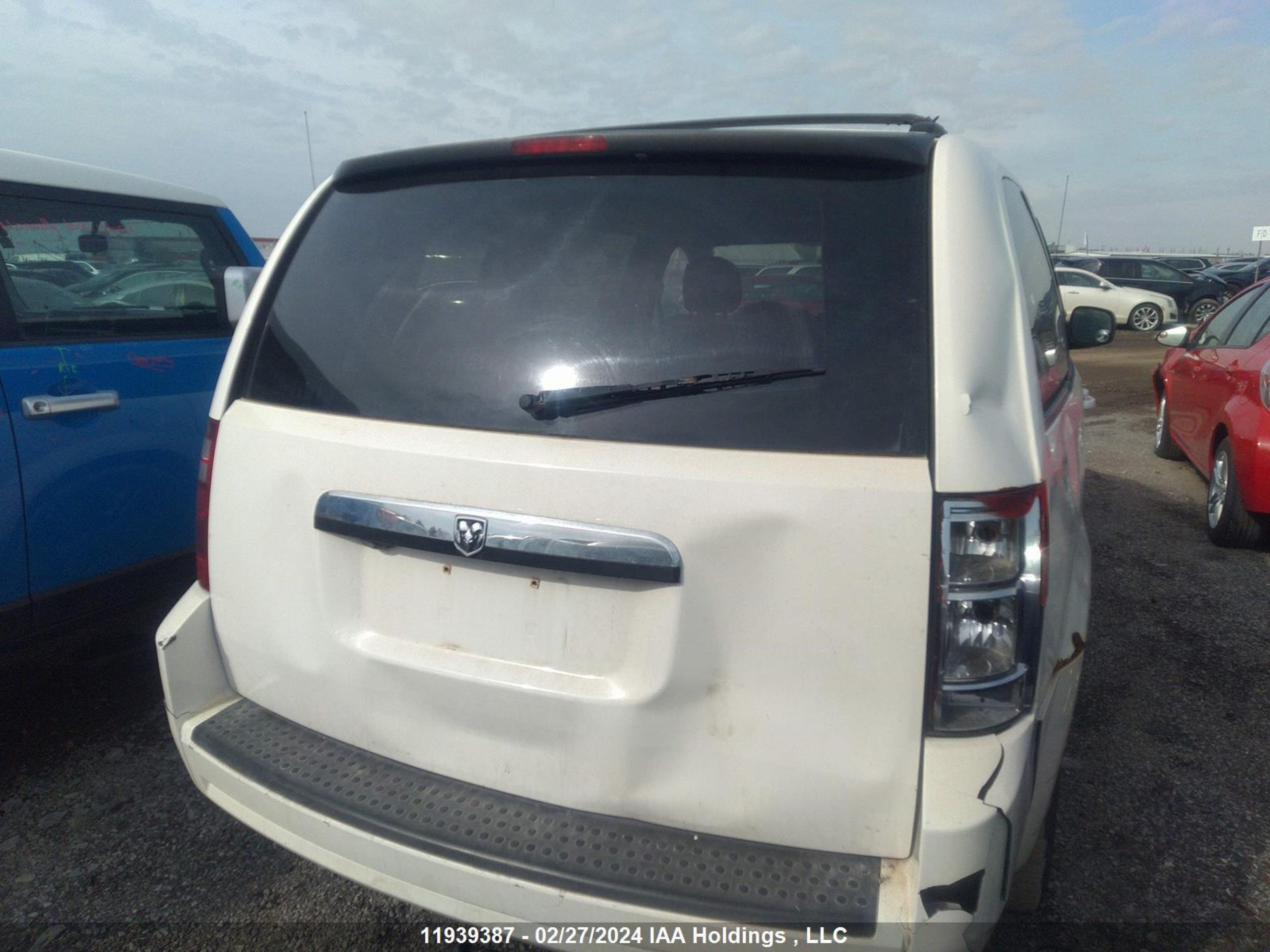 Photo 14 VIN: 2D4RN4DE0AR294032 - DODGE CARAVAN 