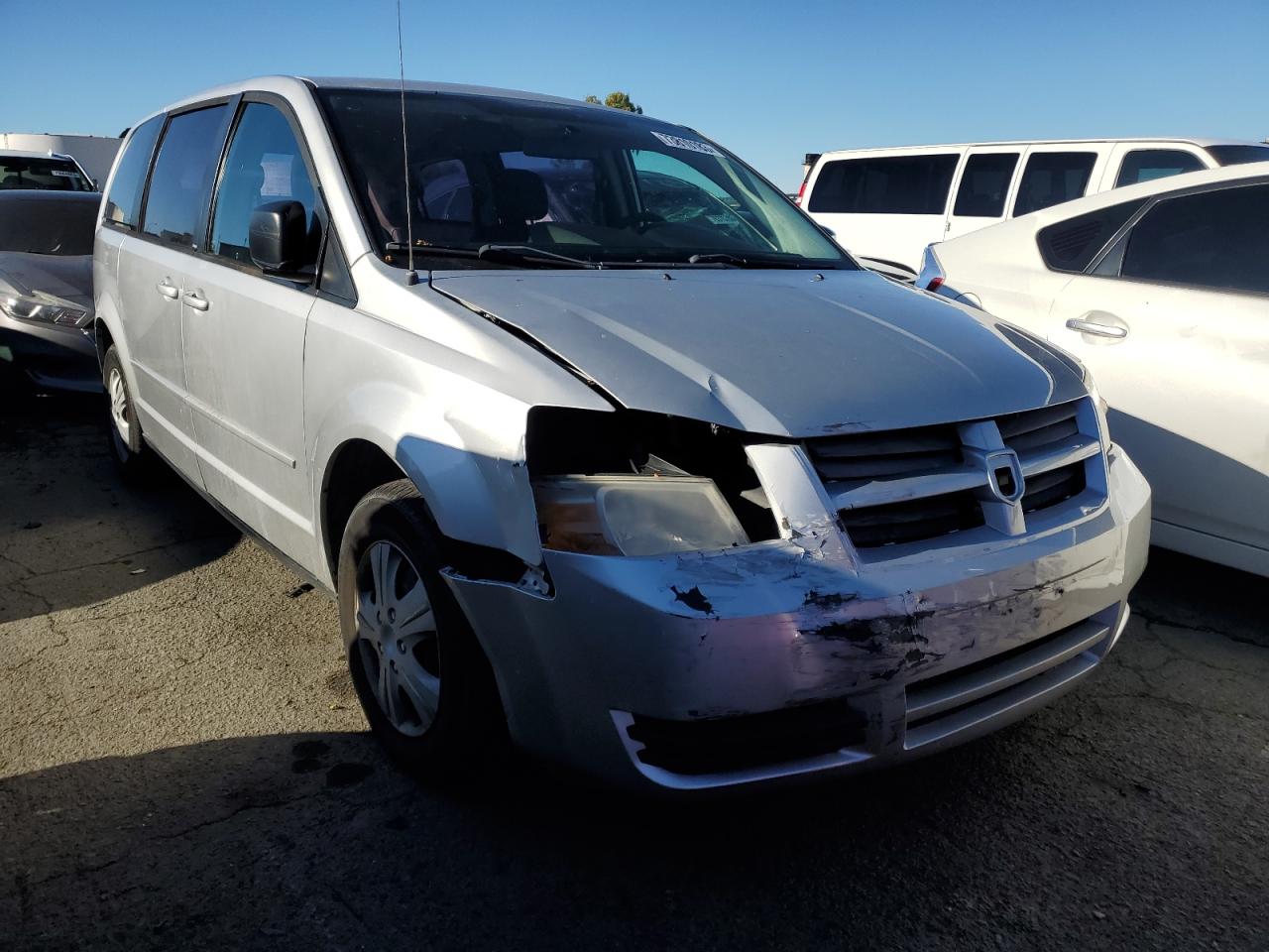 Photo 3 VIN: 2D4RN4DE0AR379839 - DODGE CARAVAN 