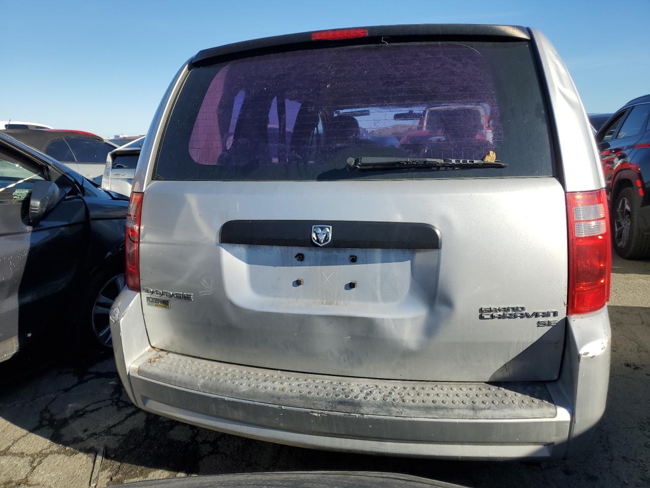 Photo 5 VIN: 2D4RN4DE0AR379839 - DODGE CARAVAN 