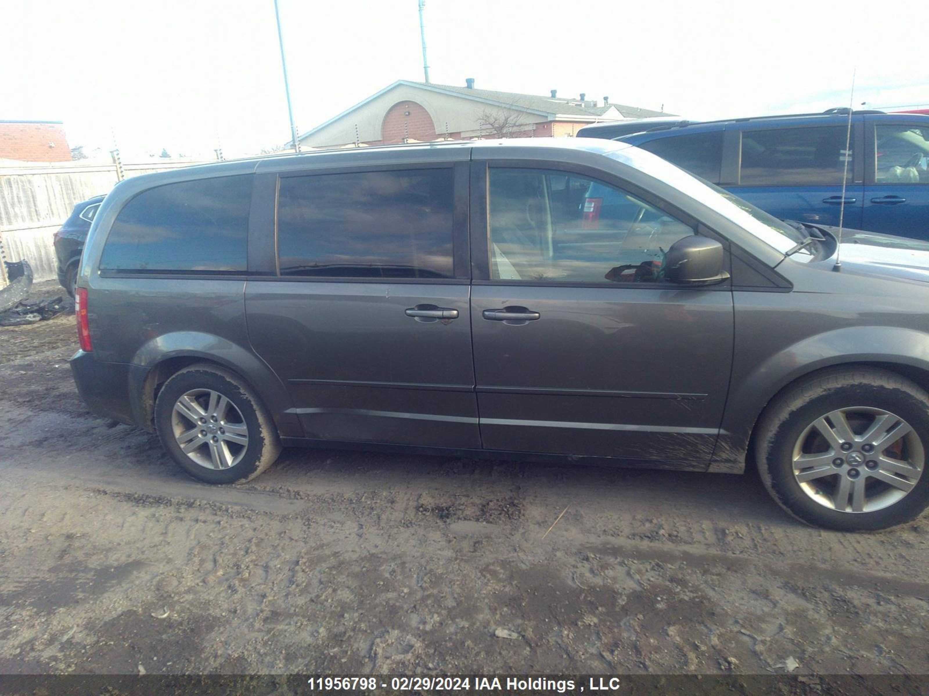 Photo 12 VIN: 2D4RN4DE1AR252050 - DODGE CARAVAN 