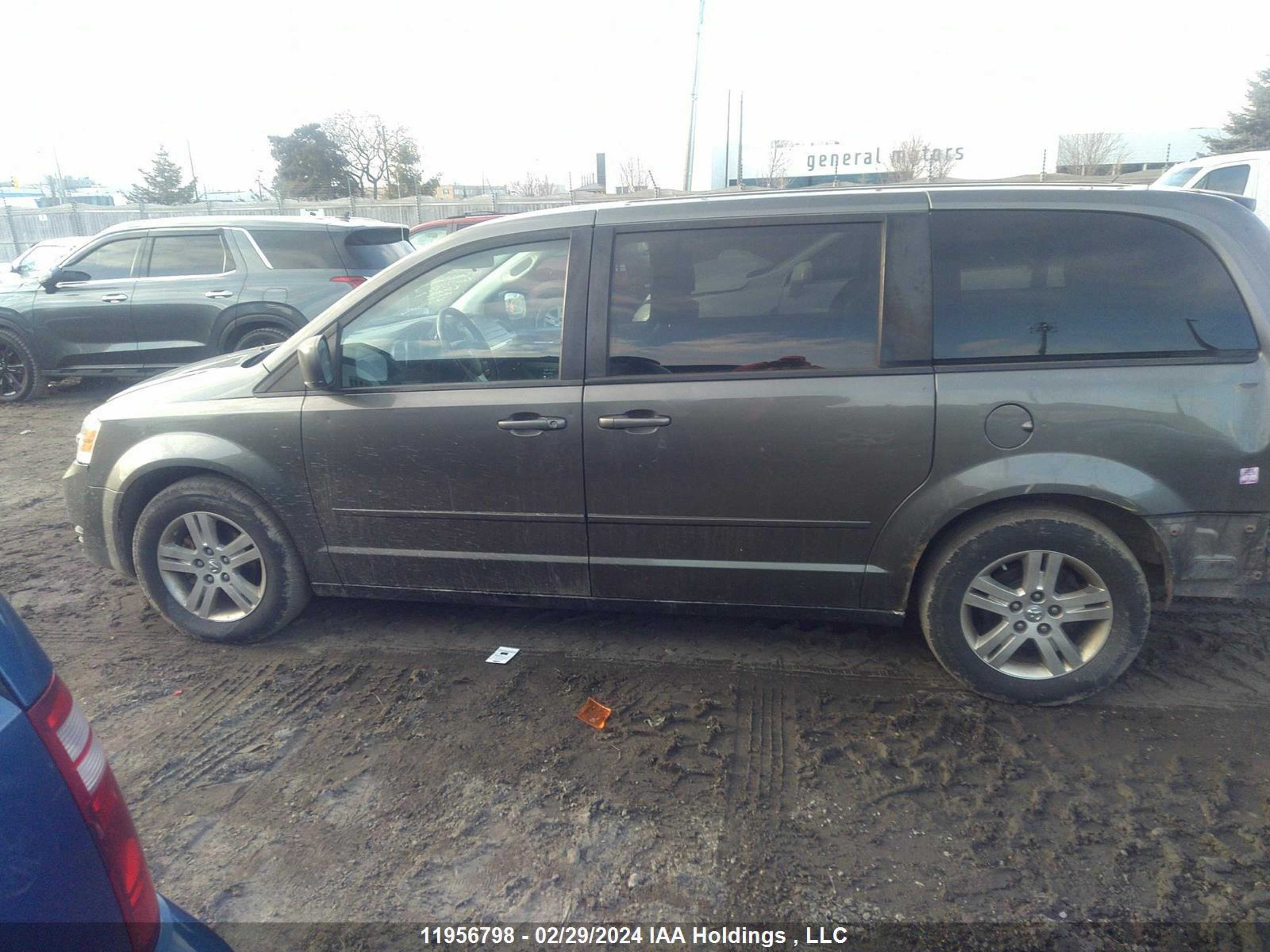 Photo 13 VIN: 2D4RN4DE1AR252050 - DODGE CARAVAN 