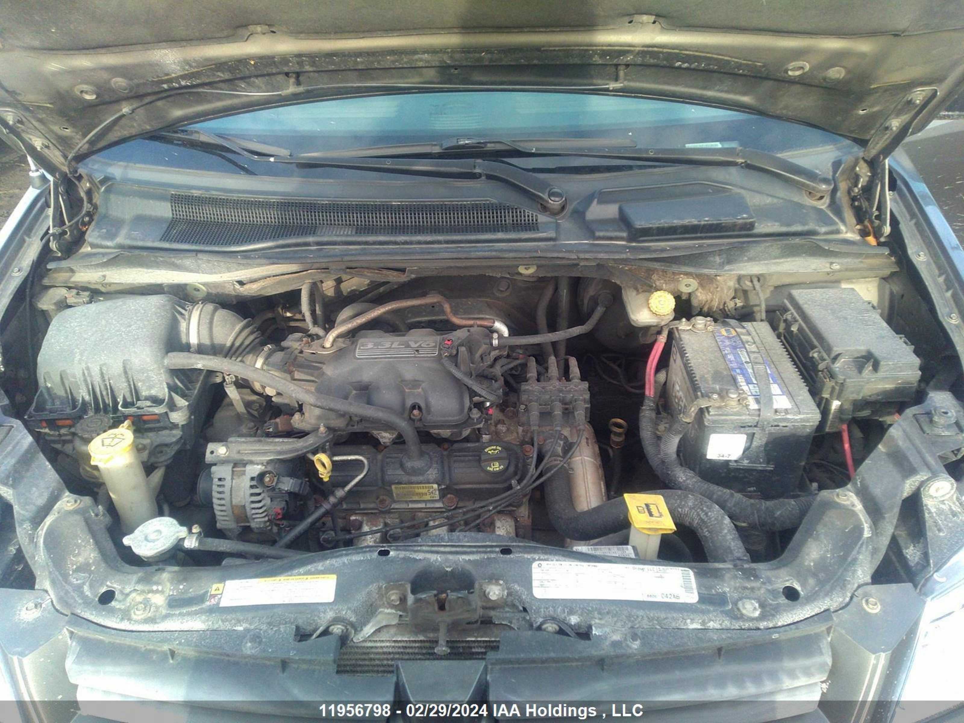 Photo 9 VIN: 2D4RN4DE1AR252050 - DODGE CARAVAN 