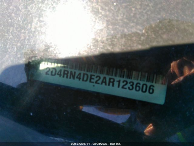 Photo 8 VIN: 2D4RN4DE2AR123606 - DODGE GRAND CARAVAN 