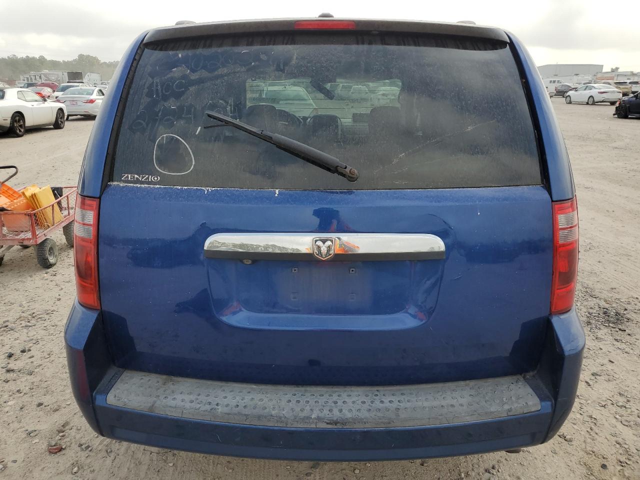 Photo 5 VIN: 2D4RN4DE2AR140292 - DODGE CARAVAN 