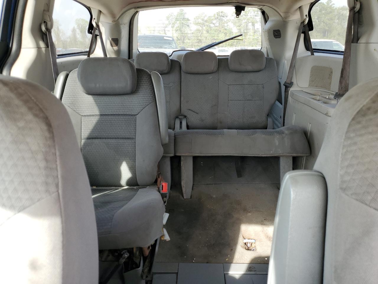 Photo 9 VIN: 2D4RN4DE2AR140292 - DODGE CARAVAN 