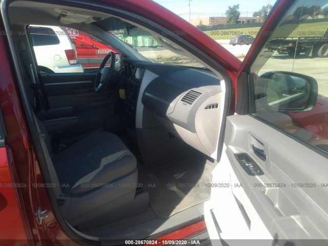 Photo 4 VIN: 2D4RN4DE2AR140597 - DODGE GRAND CARAVAN 