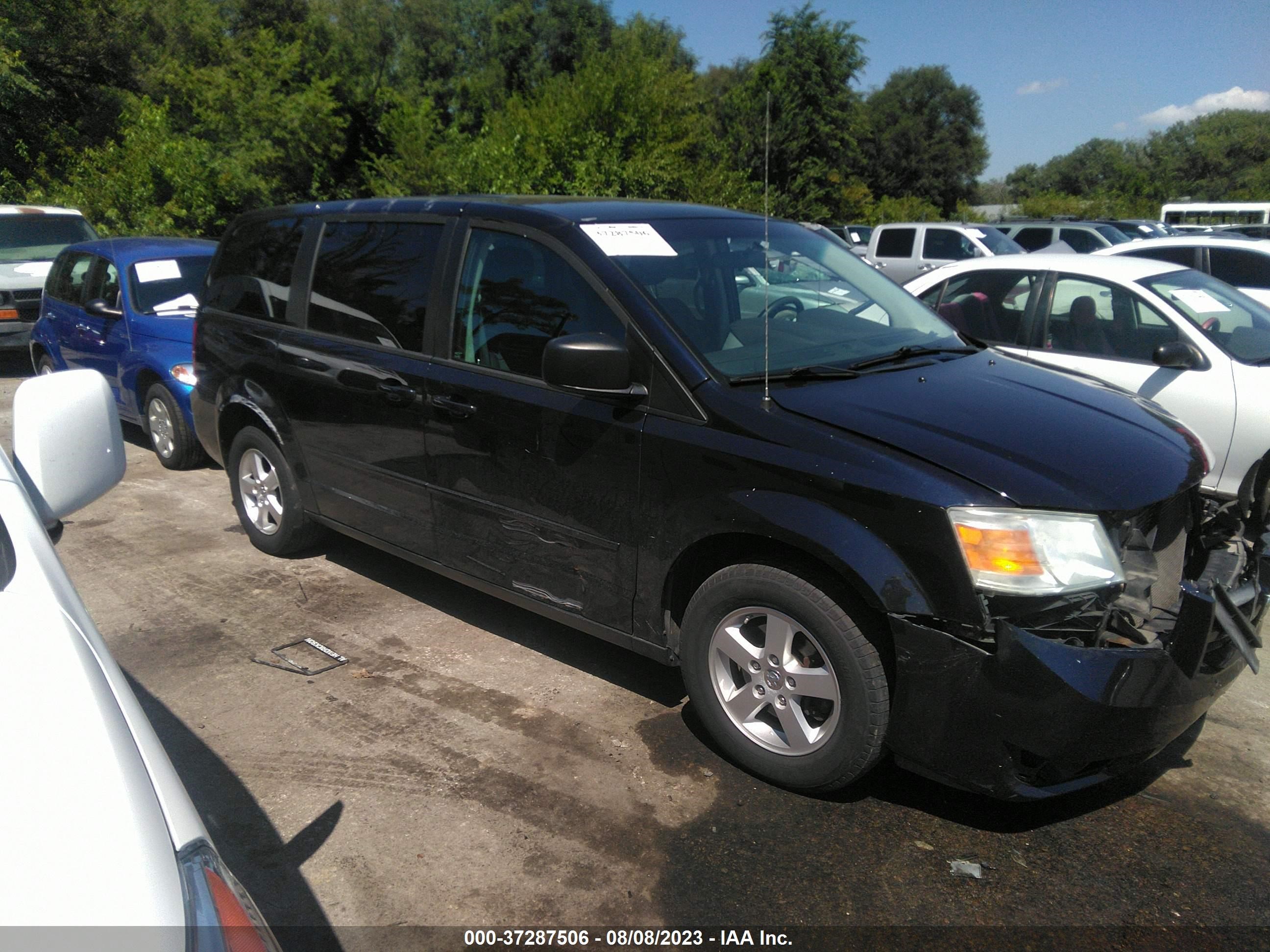 Photo 12 VIN: 2D4RN4DE2AR147078 - DODGE CARAVAN 