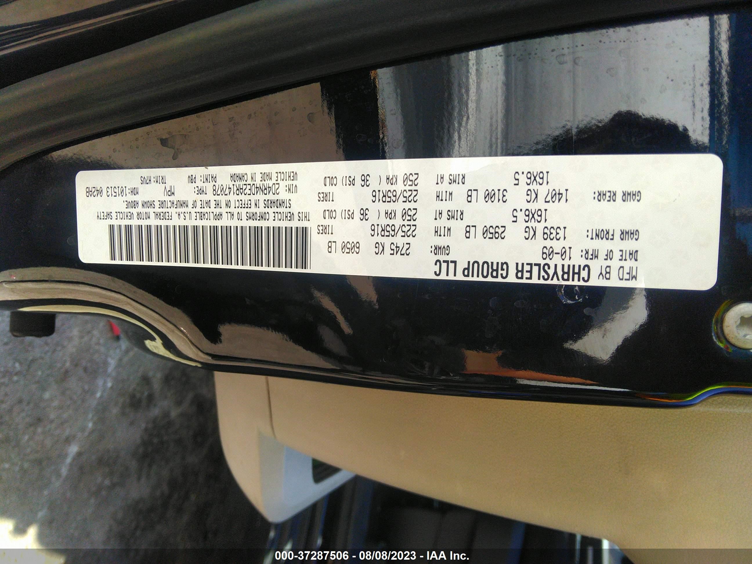 Photo 8 VIN: 2D4RN4DE2AR147078 - DODGE CARAVAN 