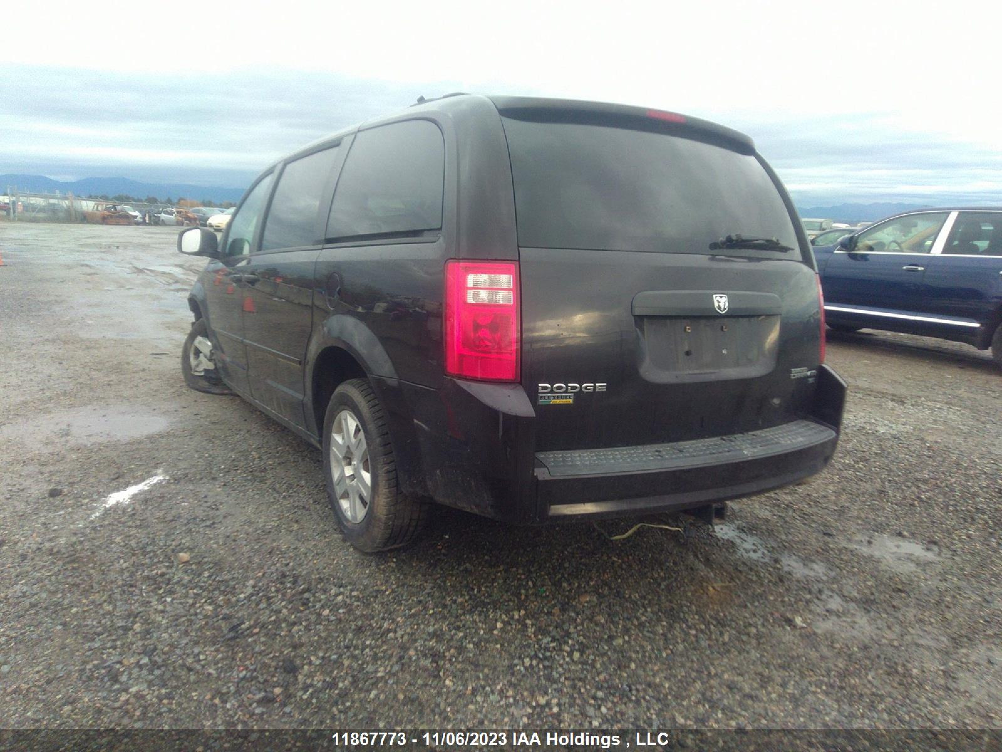 Photo 2 VIN: 2D4RN4DE2AR211846 - DODGE CARAVAN 