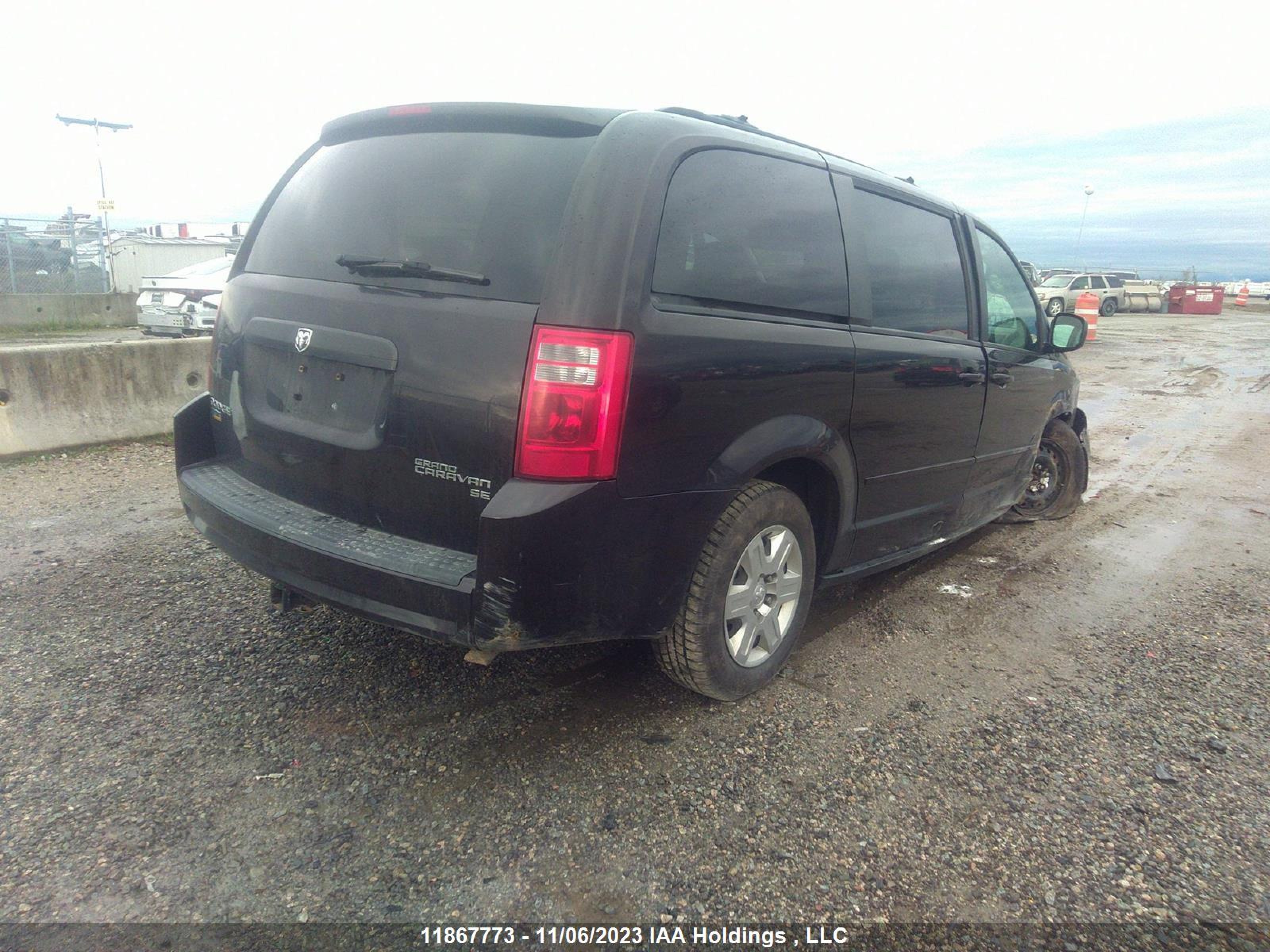 Photo 3 VIN: 2D4RN4DE2AR211846 - DODGE CARAVAN 