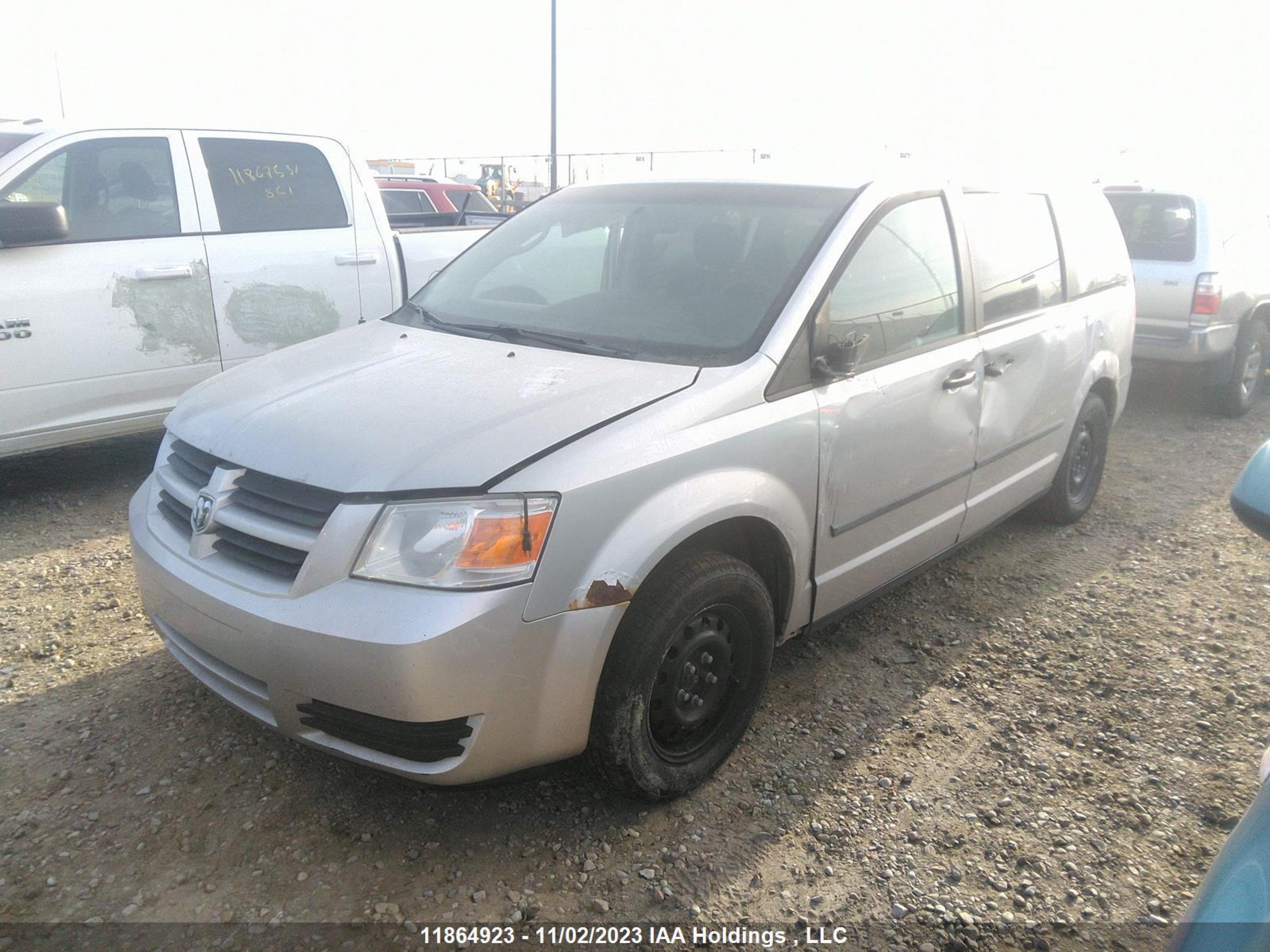 Photo 1 VIN: 2D4RN4DE2AR226301 - DODGE CARAVAN 