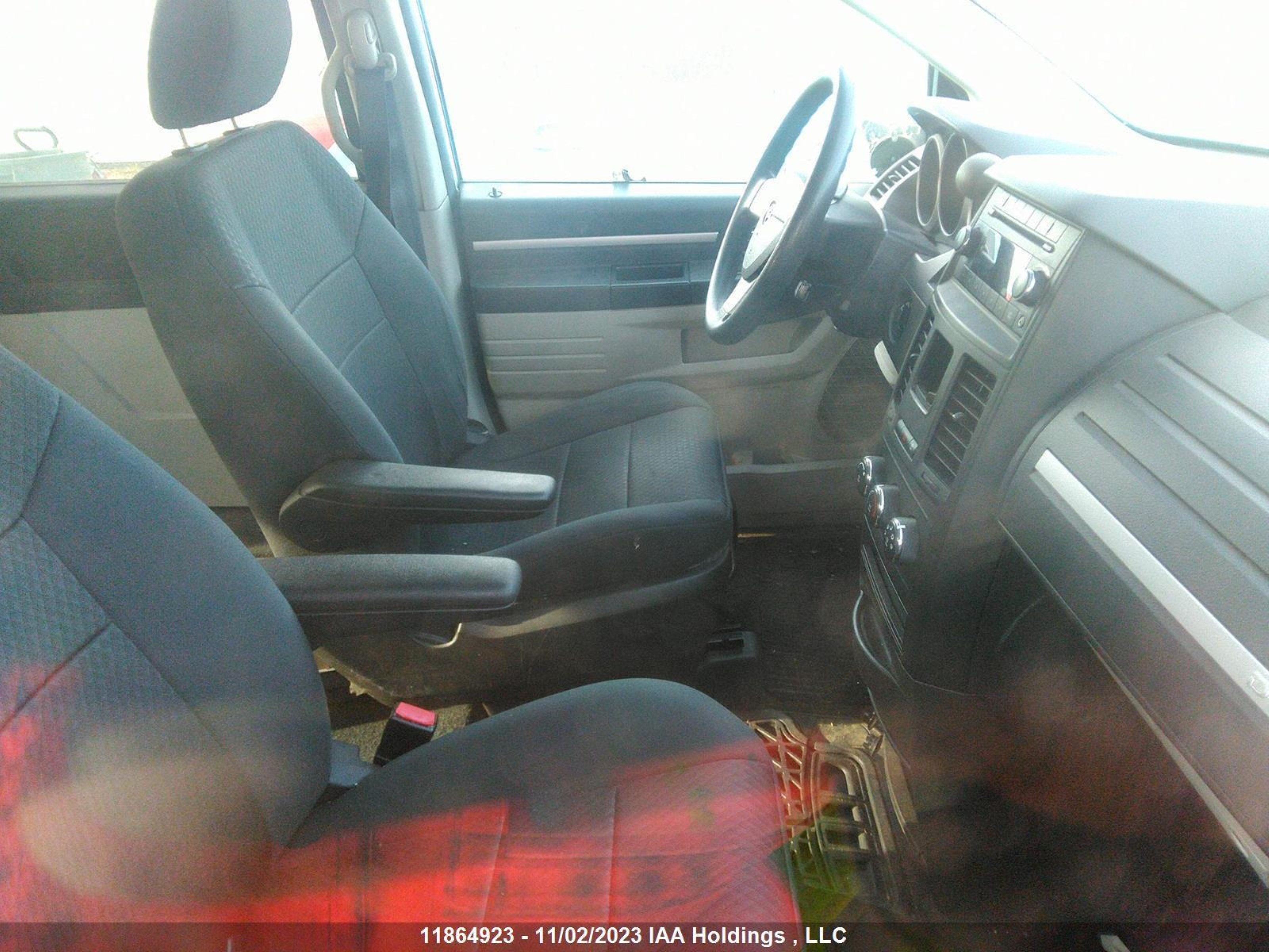 Photo 4 VIN: 2D4RN4DE2AR226301 - DODGE CARAVAN 