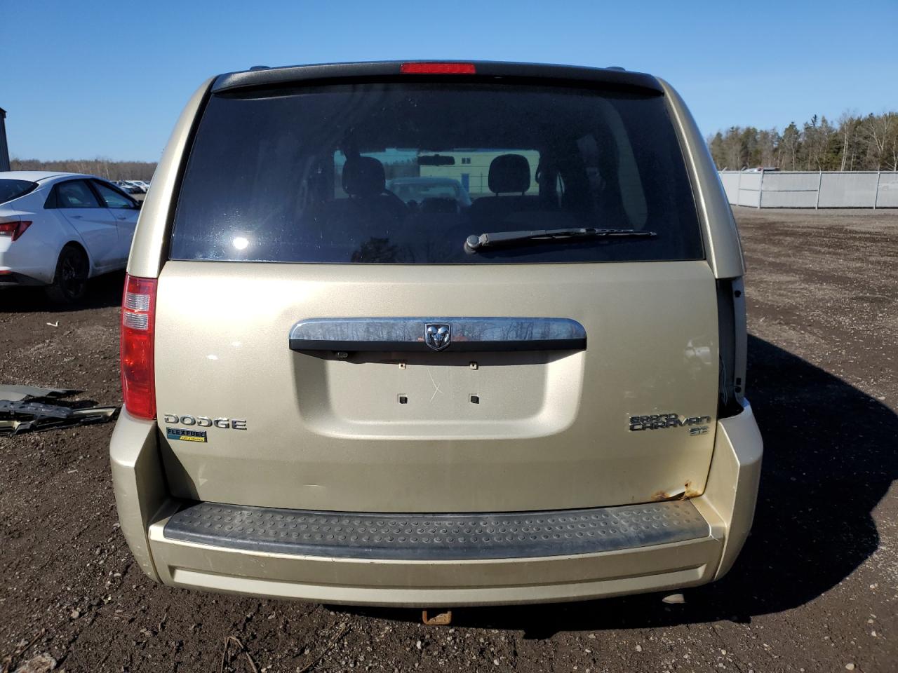 Photo 5 VIN: 2D4RN4DE2AR275997 - DODGE CARAVAN 