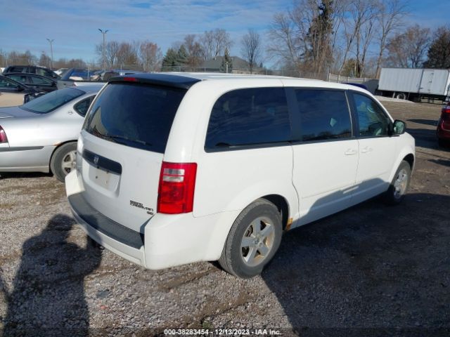 Photo 3 VIN: 2D4RN4DE2AR343215 - DODGE GRAND CARAVAN 