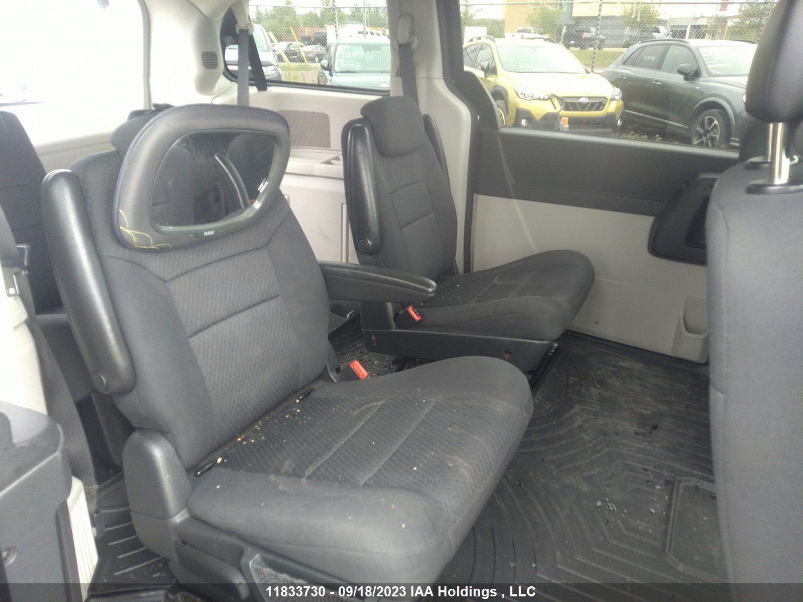 Photo 7 VIN: 2D4RN4DE2AR362086 - DODGE CARAVAN 