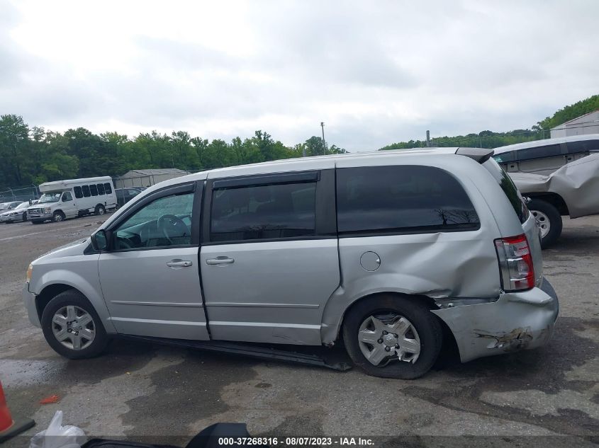 Photo 13 VIN: 2D4RN4DE2AR362167 - DODGE CARAVAN 