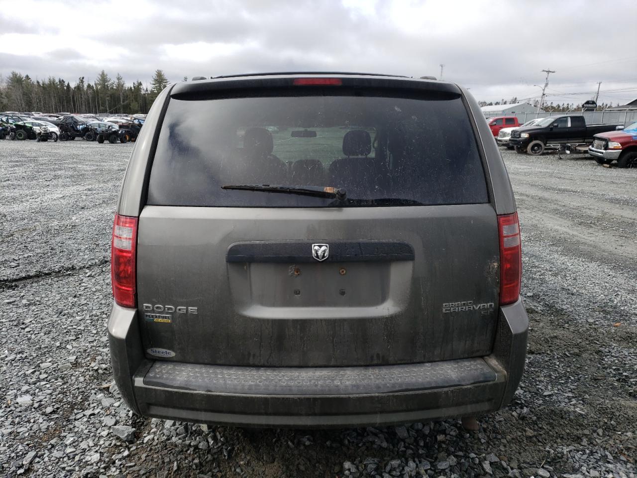 Photo 5 VIN: 2D4RN4DE2AR417555 - DODGE CARAVAN 