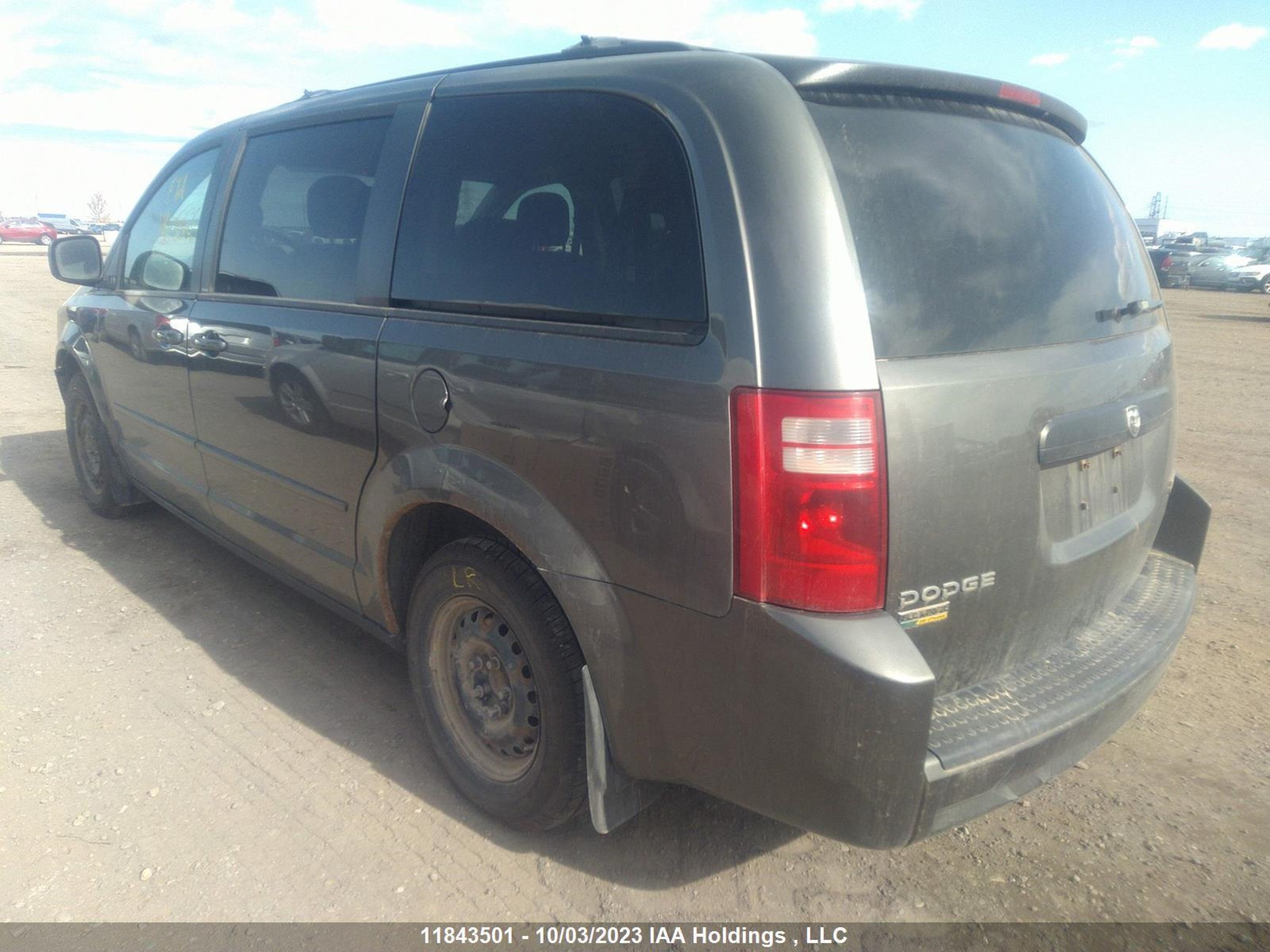 Photo 2 VIN: 2D4RN4DE2AR465993 - DODGE CARAVAN 