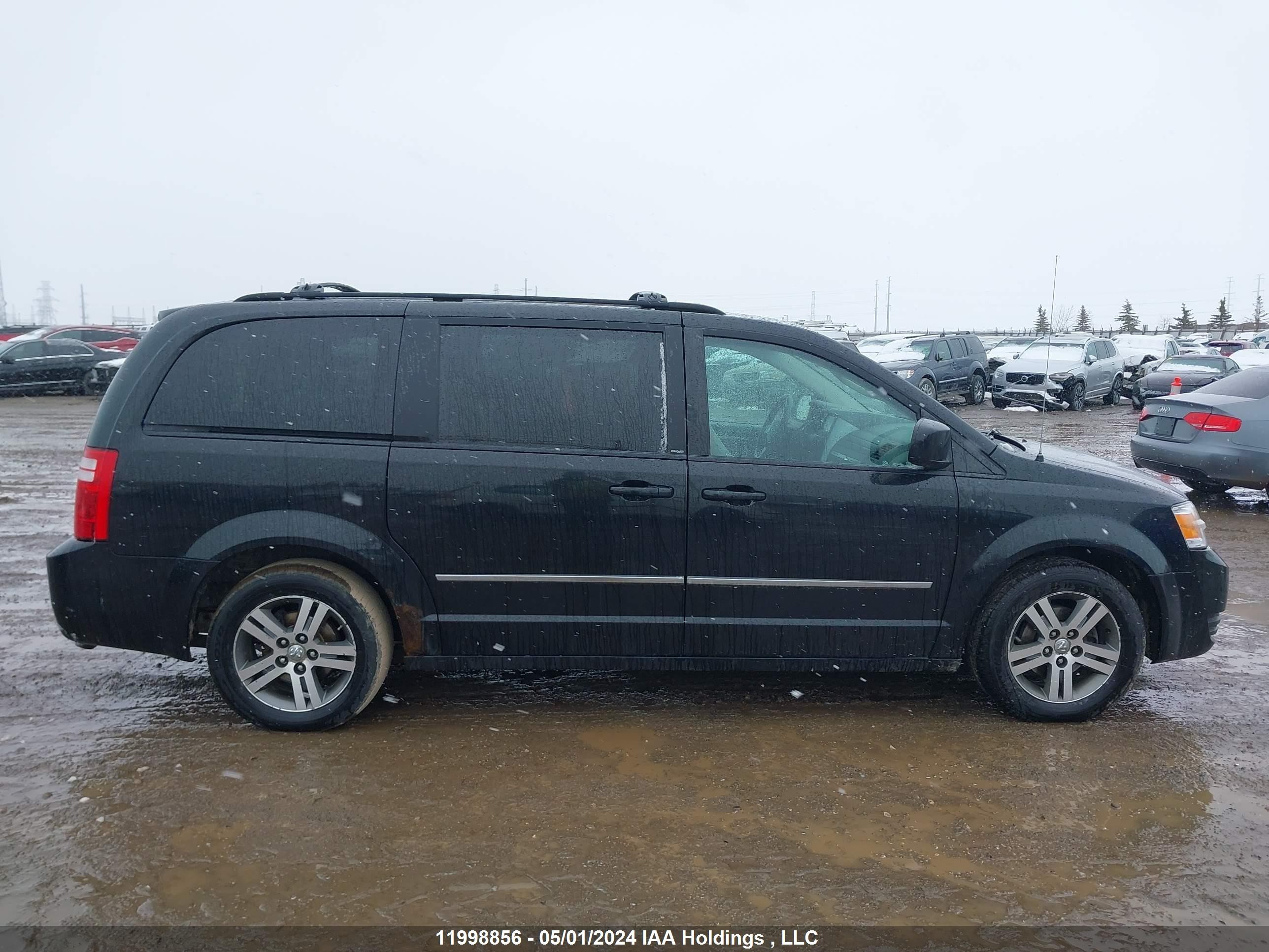 Photo 12 VIN: 2D4RN4DE3AR160650 - DODGE CARAVAN 