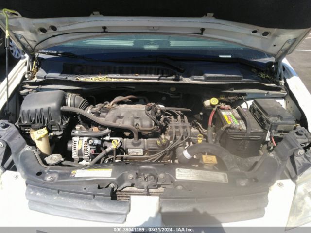 Photo 9 VIN: 2D4RN4DE3AR352389 - DODGE GRAND CARAVAN 