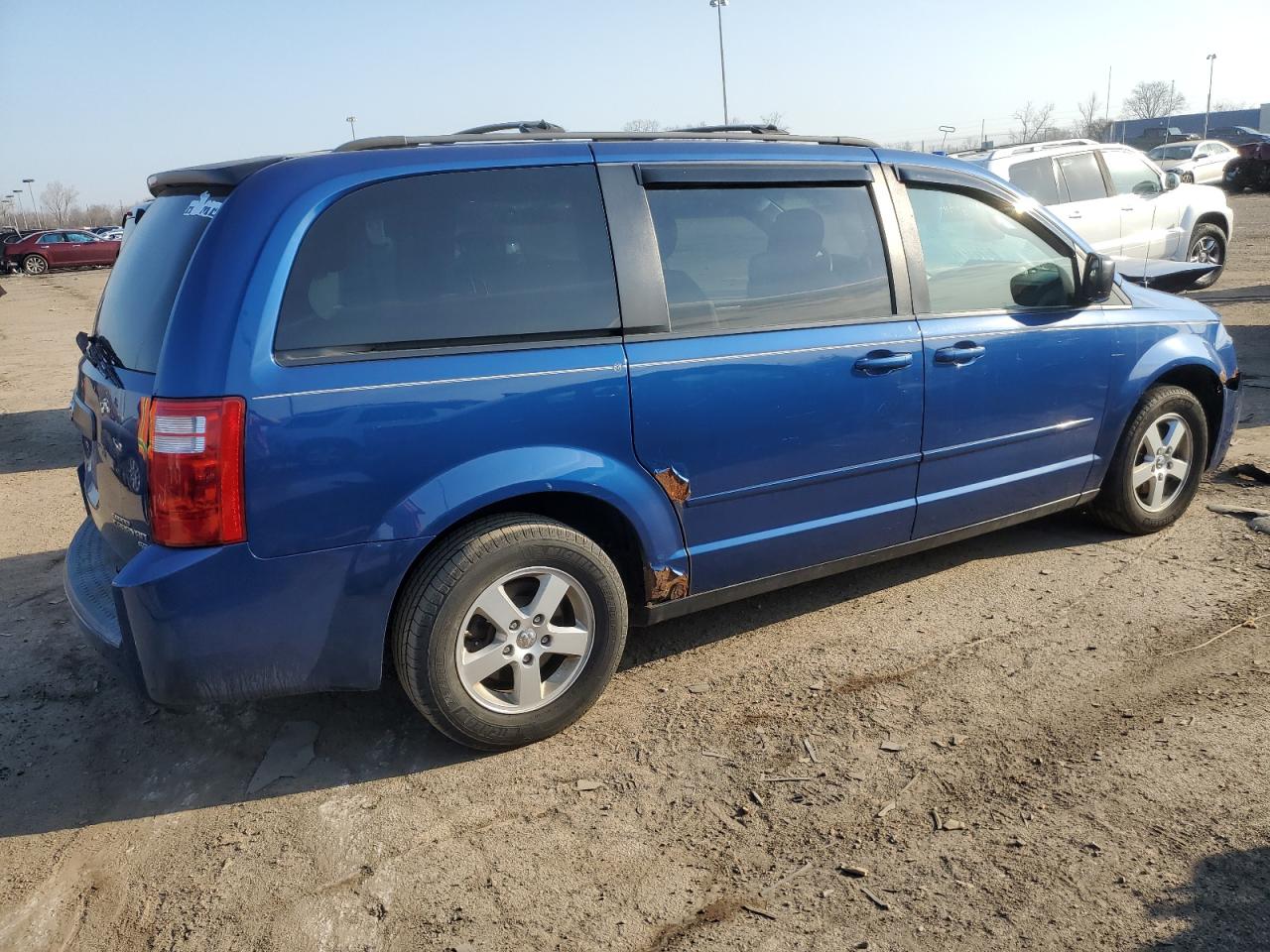 Photo 2 VIN: 2D4RN4DE4AR147020 - DODGE CARAVAN 