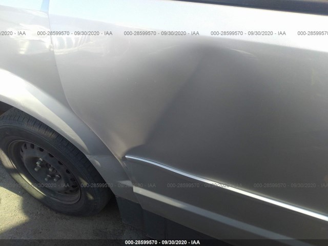 Photo 5 VIN: 2D4RN4DE4AR462545 - DODGE GRAND CARAVAN 