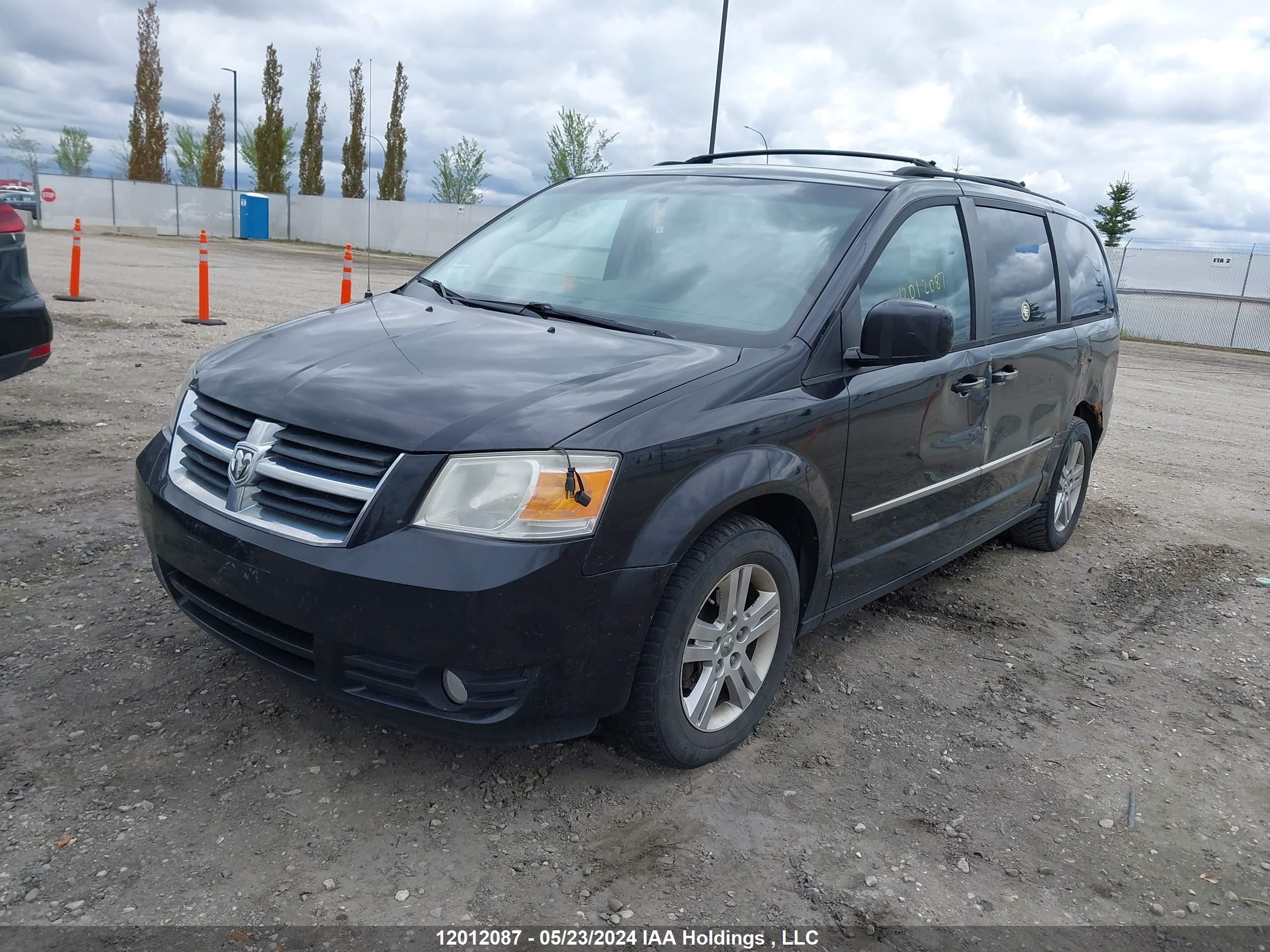 Photo 1 VIN: 2D4RN4DE5AR379285 - DODGE CARAVAN 