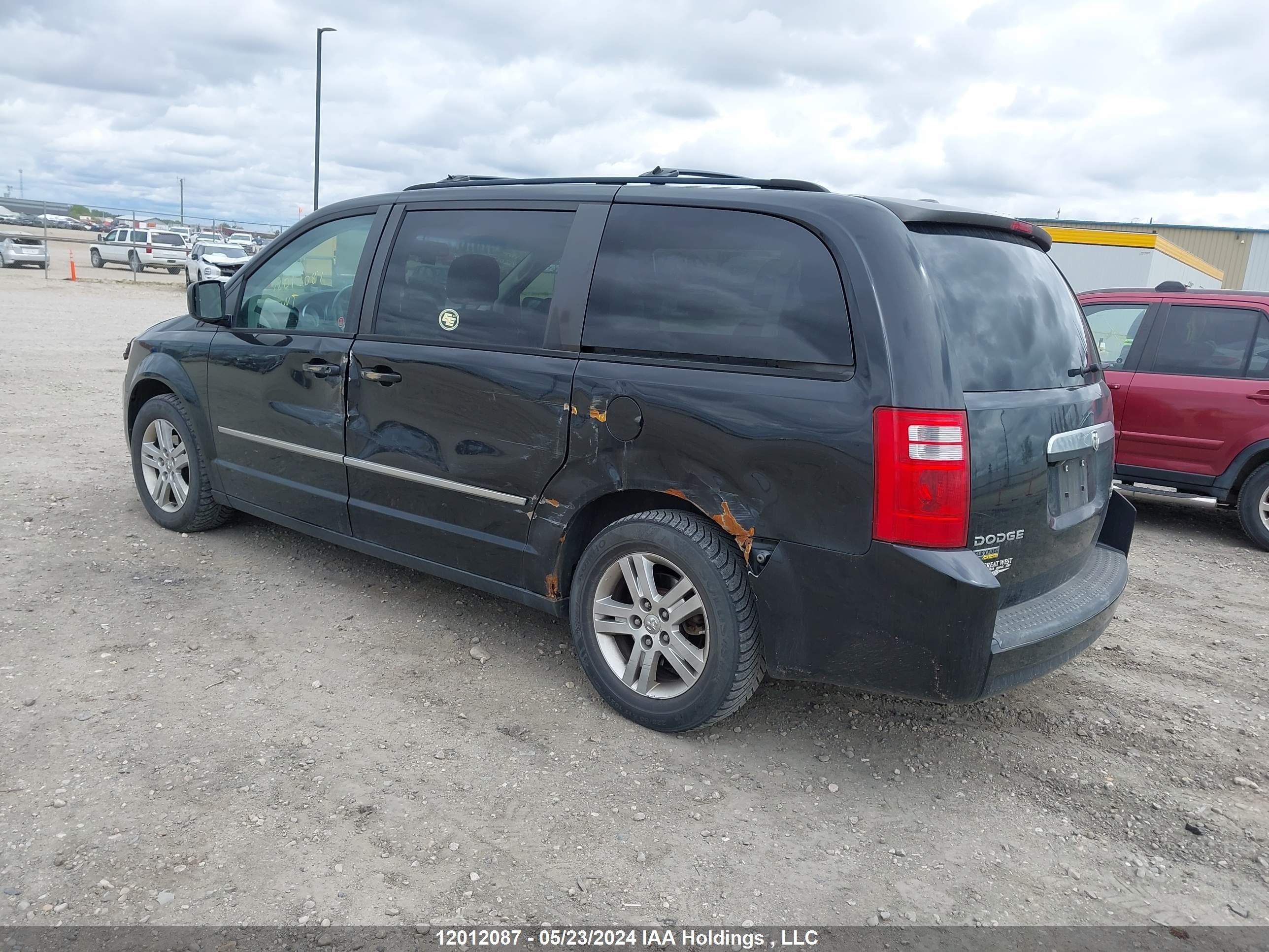 Photo 2 VIN: 2D4RN4DE5AR379285 - DODGE CARAVAN 