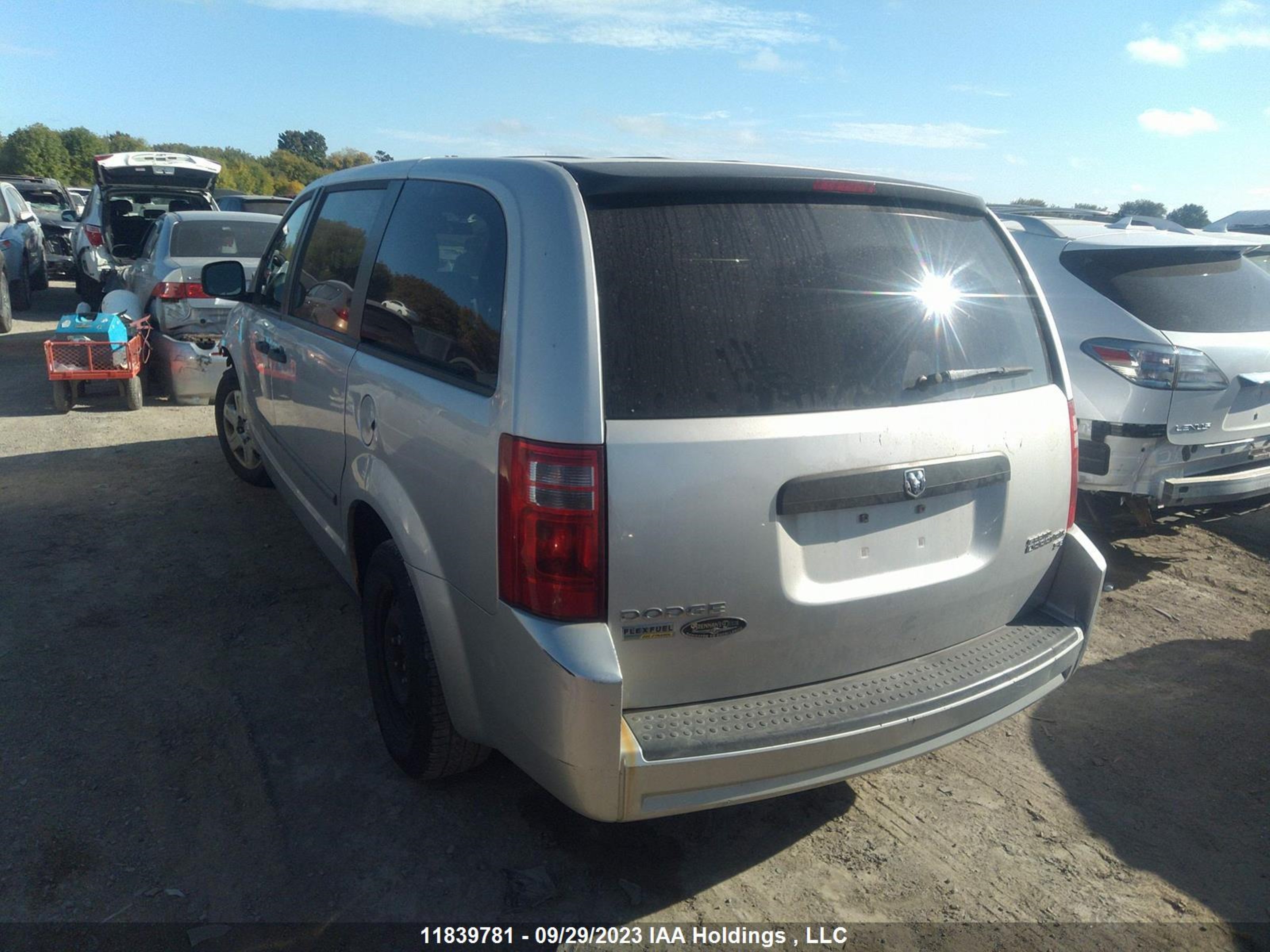 Photo 2 VIN: 2D4RN4DE5AR497790 - DODGE CARAVAN 