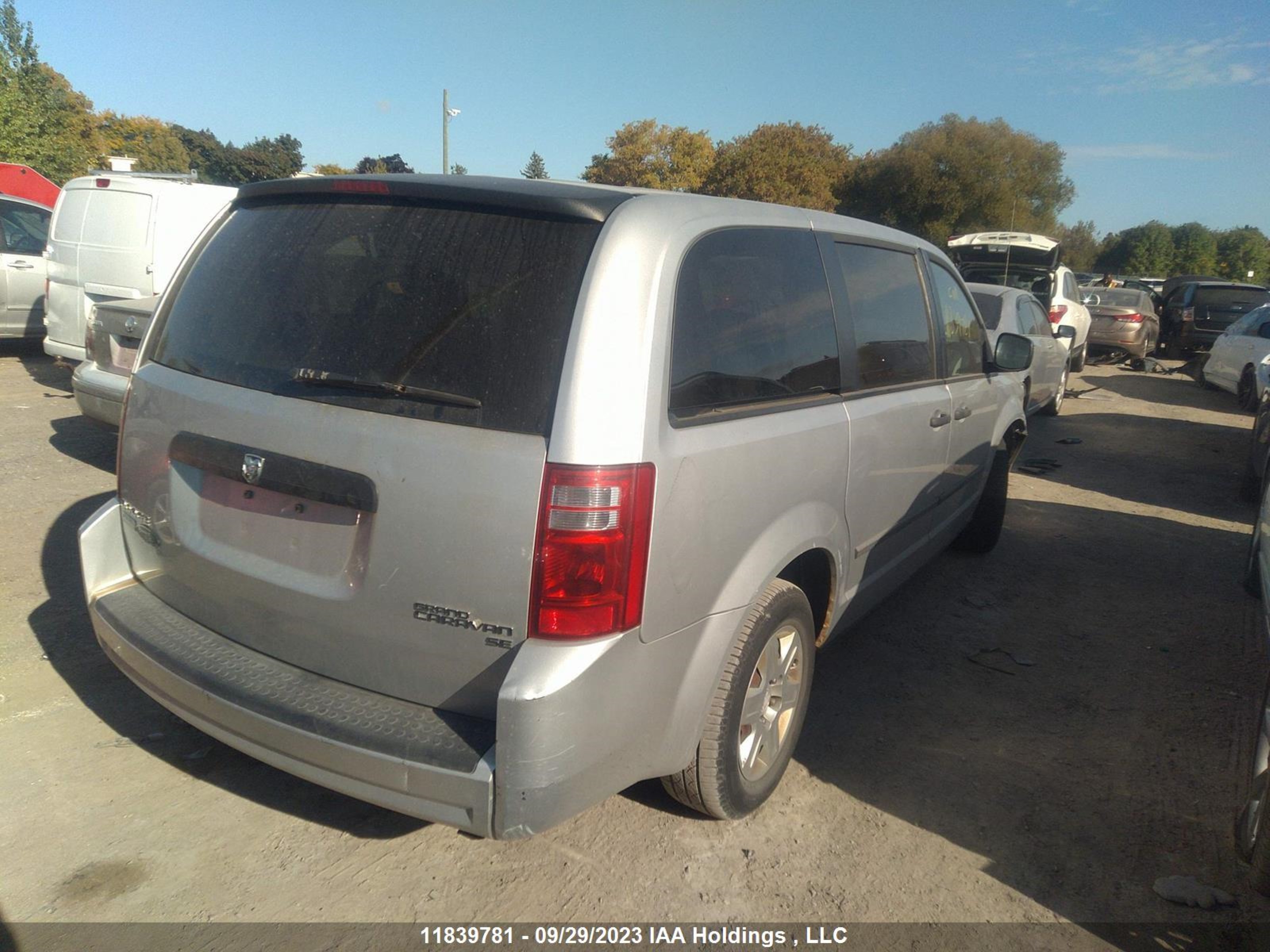 Photo 3 VIN: 2D4RN4DE5AR497790 - DODGE CARAVAN 