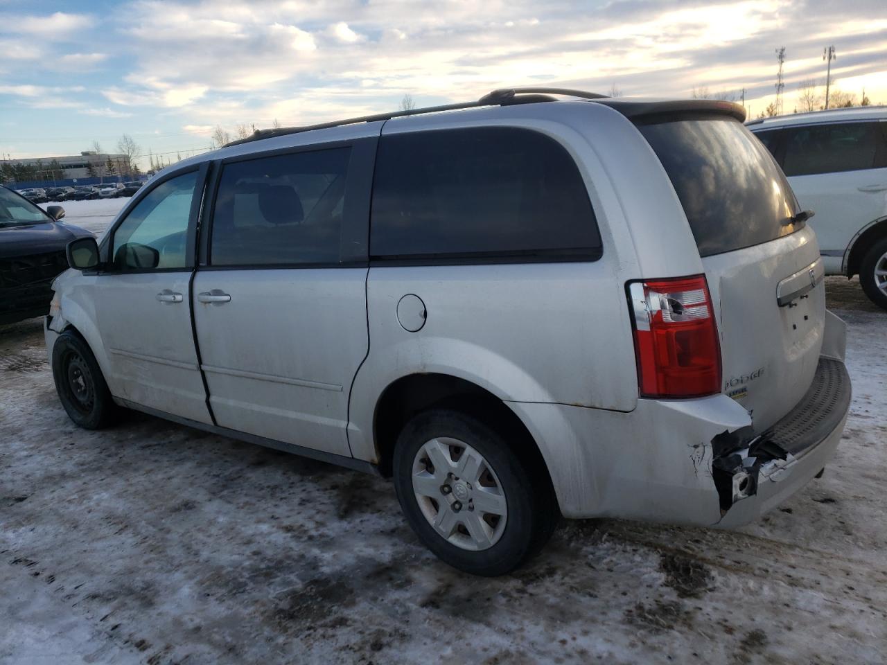 Photo 1 VIN: 2D4RN4DE7AR157606 - DODGE CARAVAN 