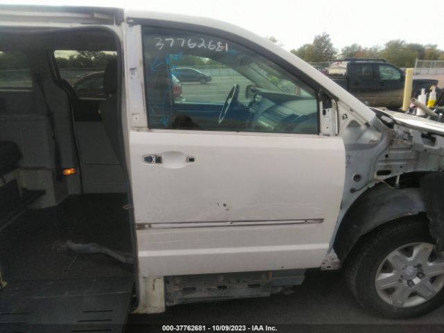 Photo 4 VIN: 2D4RN4DE7AR270424 - DODGE GRAND CARAVAN 