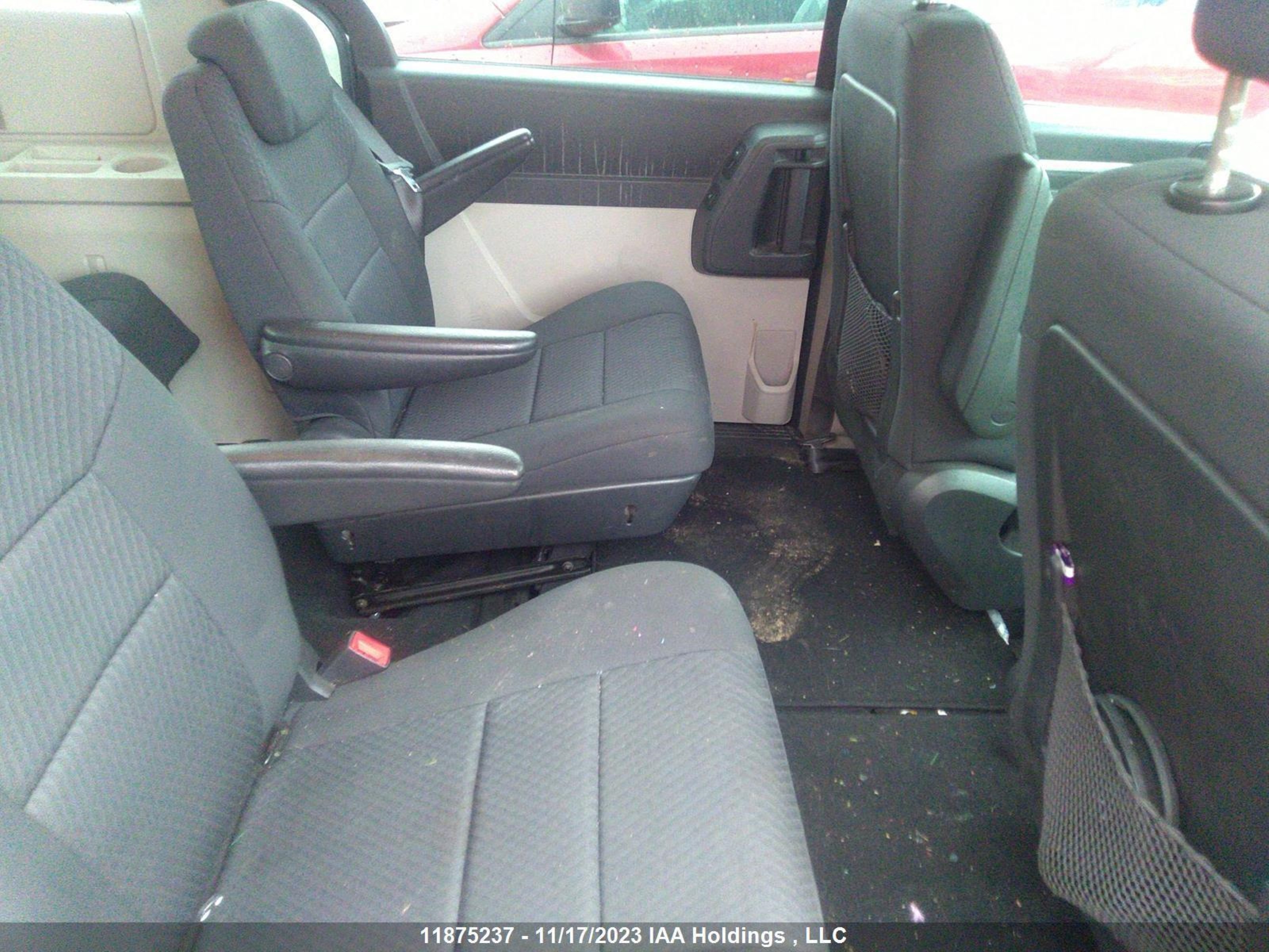 Photo 7 VIN: 2D4RN4DE8AR163415 - DODGE CARAVAN 