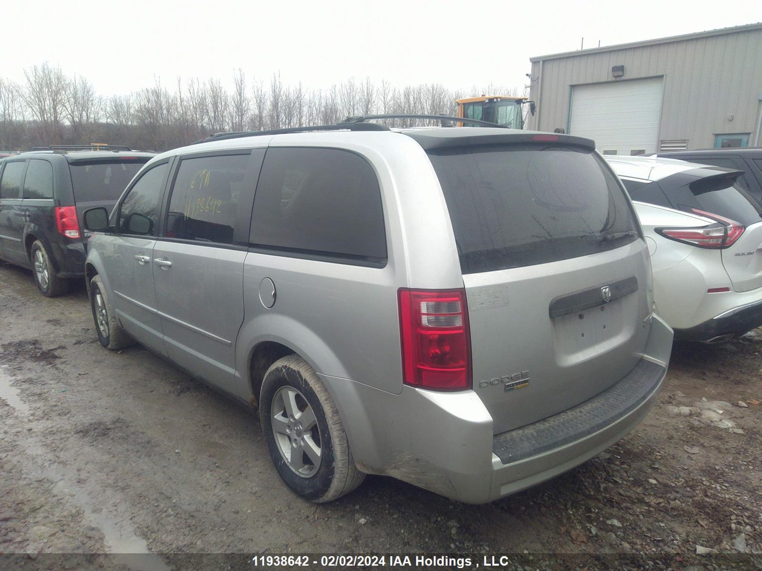 Photo 2 VIN: 2D4RN4DE8AR472253 - DODGE CARAVAN 