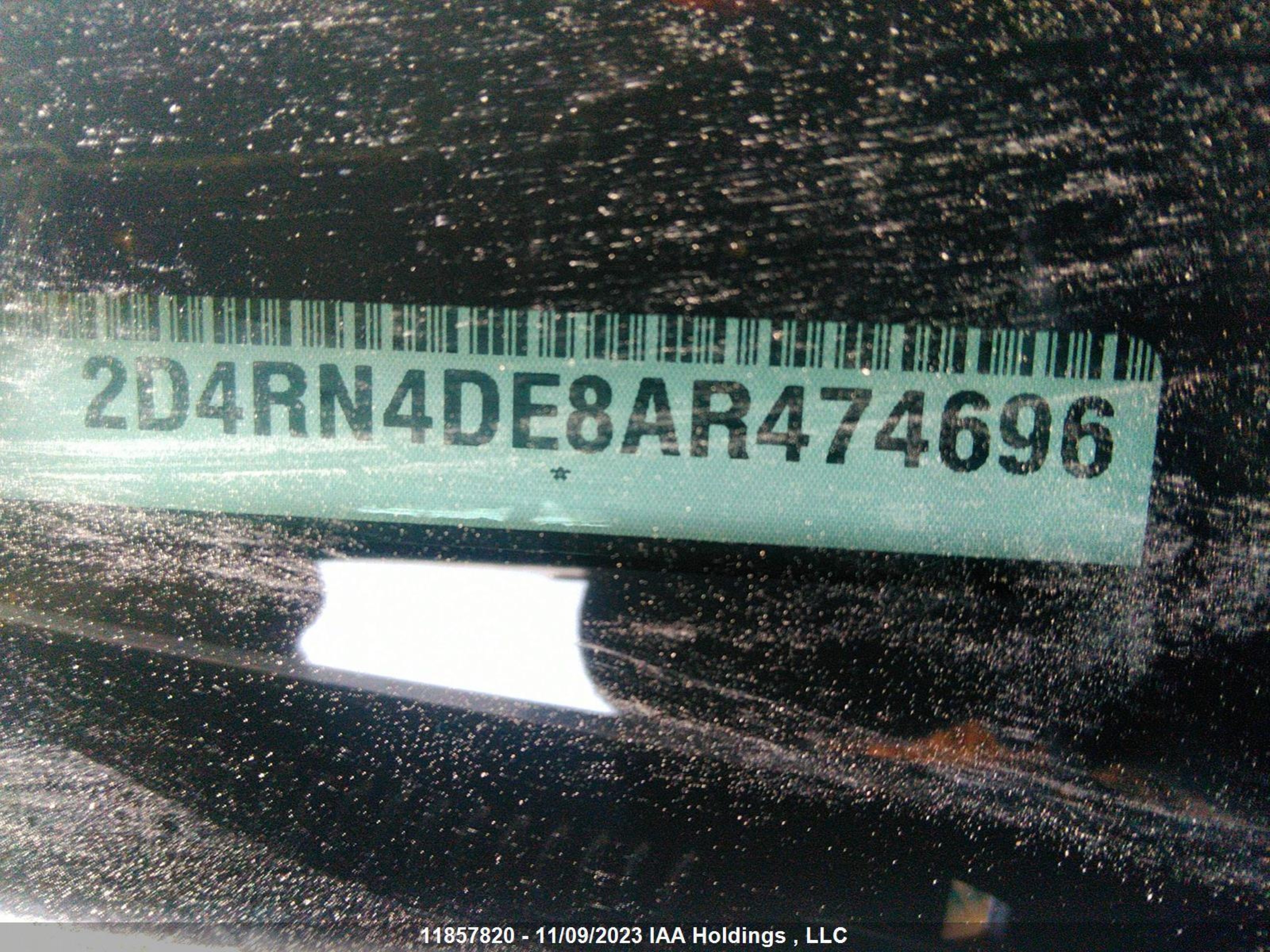 Photo 8 VIN: 2D4RN4DE8AR474696 - DODGE CARAVAN 