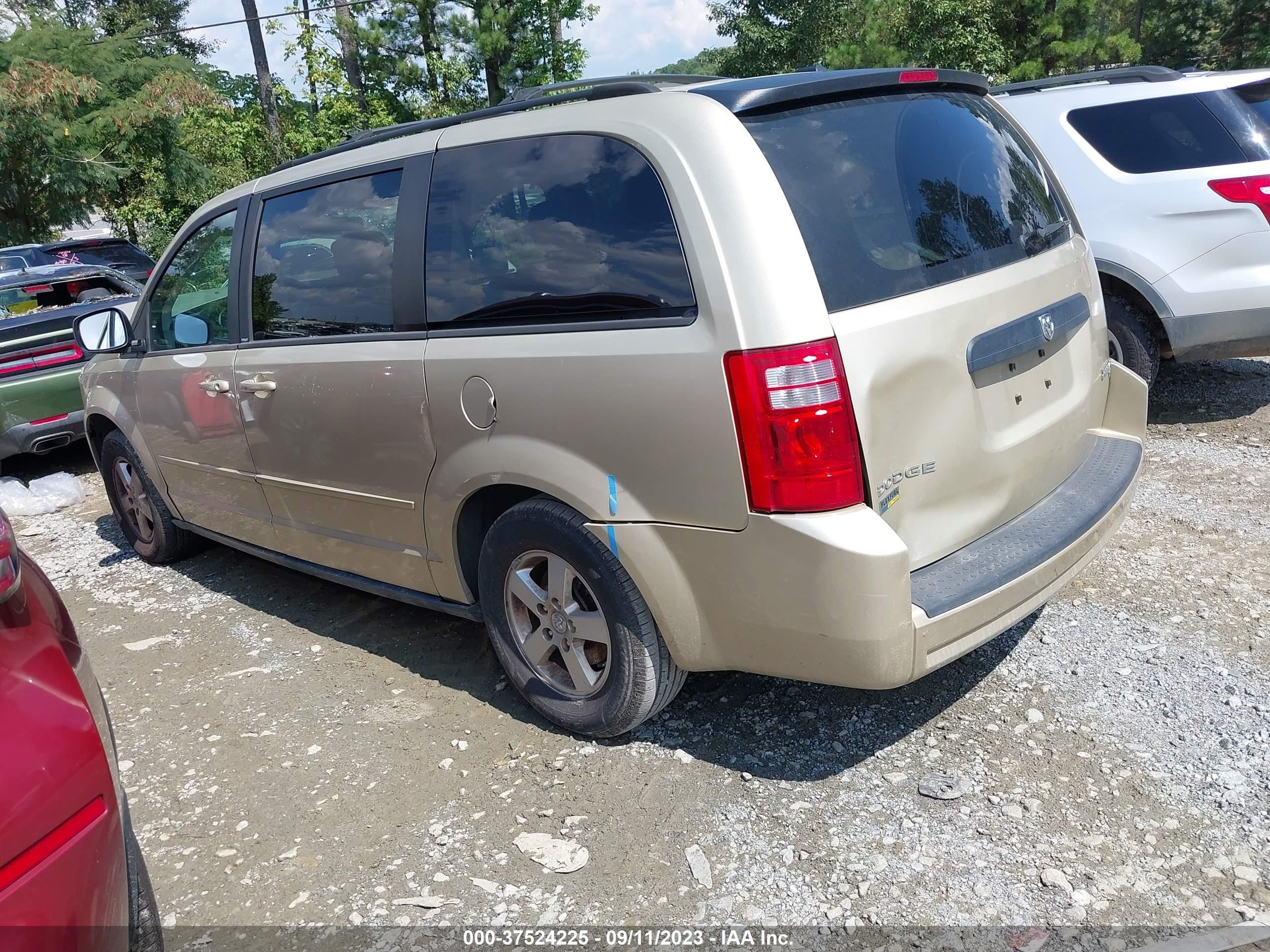 Photo 2 VIN: 2D4RN4DE9AR220933 - DODGE CARAVAN 