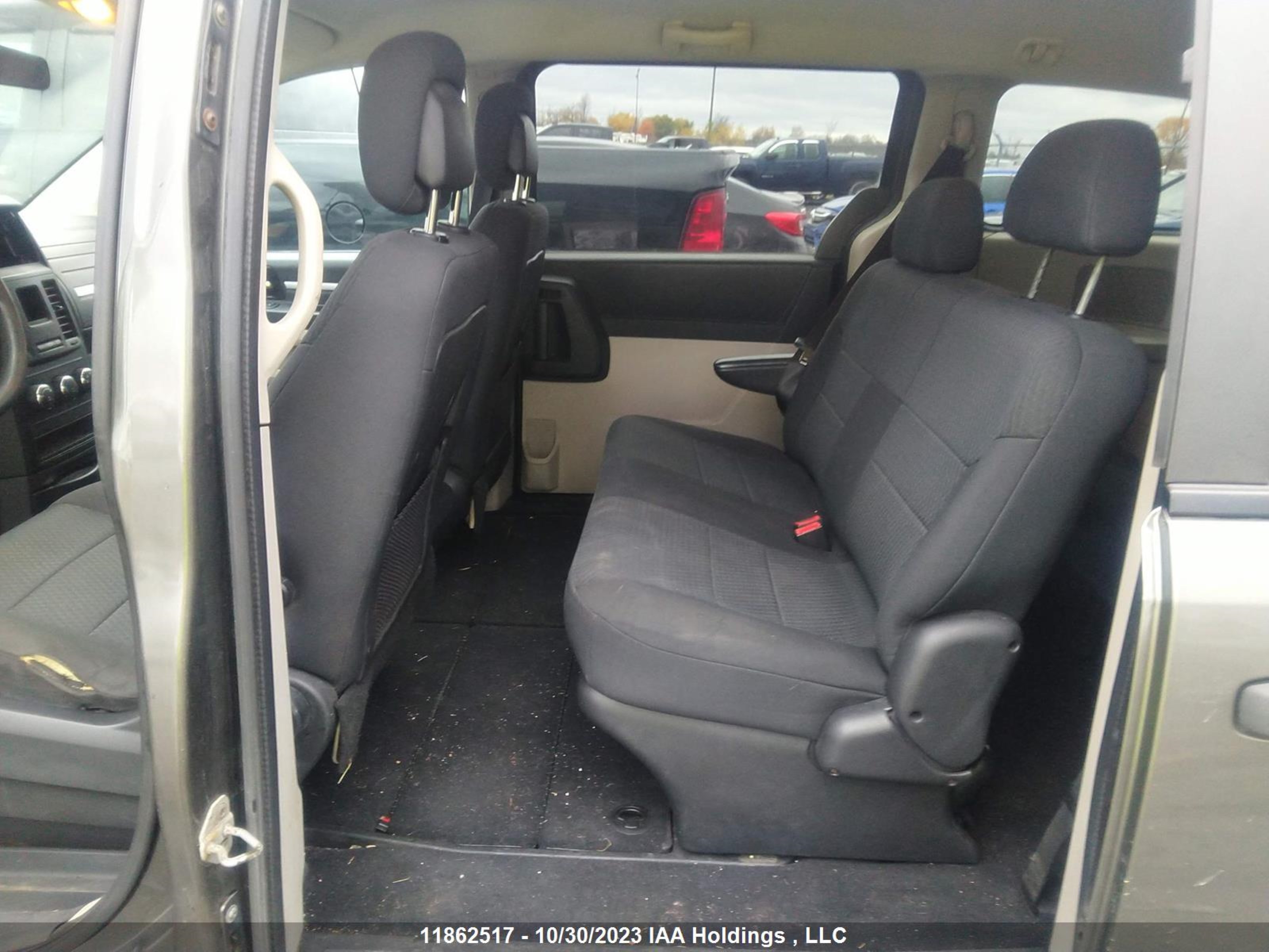 Photo 7 VIN: 2D4RN4DE9AR287645 - DODGE CARAVAN 